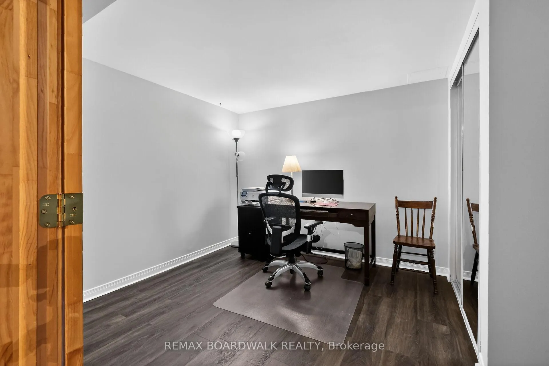 Photo 40 of 2462 Tupper Avenue, Ottawa, Hawthorne Meadows — HOMEH