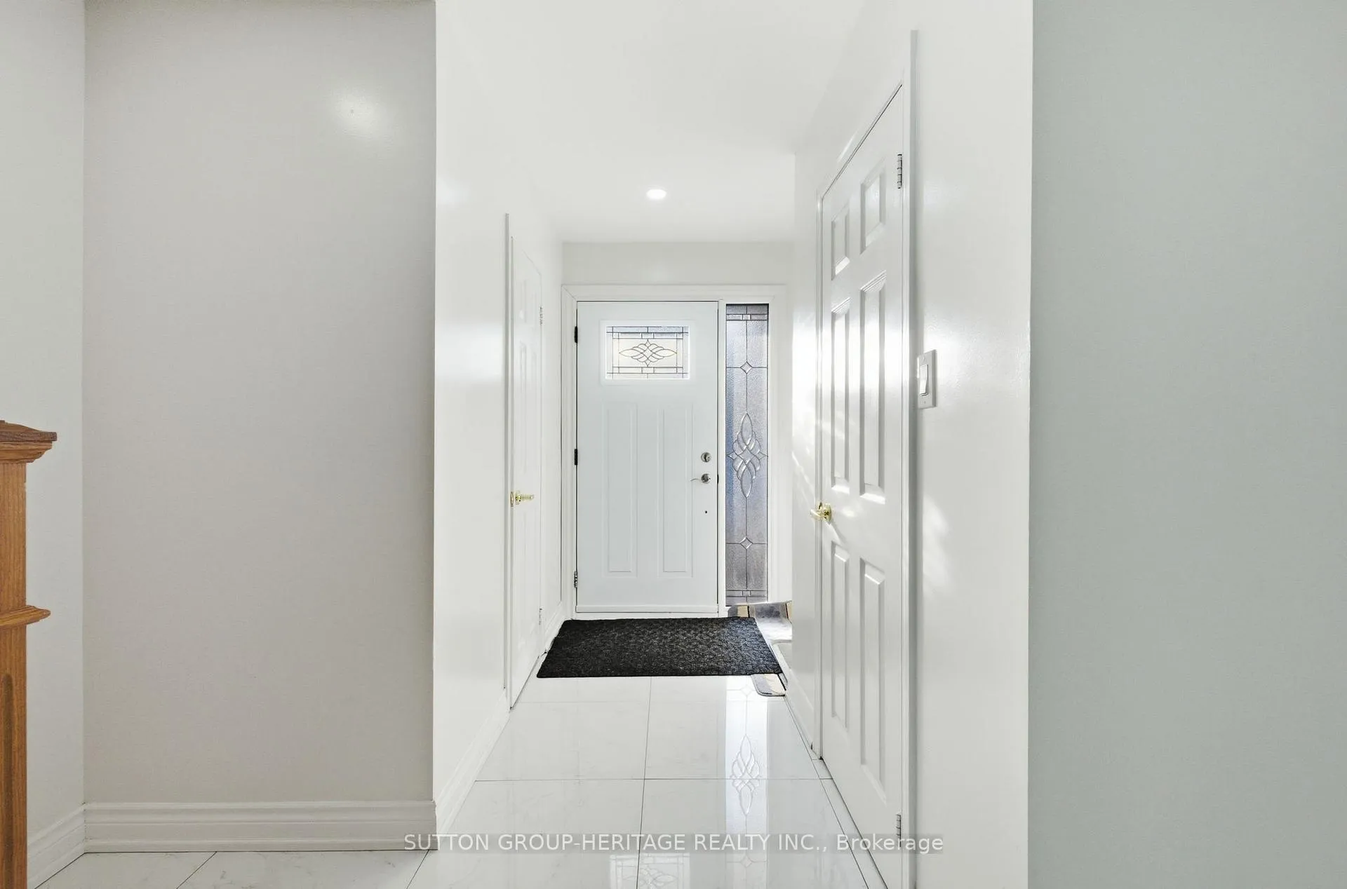 Photo 3 of 49 Mcknight Crescent, New Tecumseth, Tottenham — HOMEH