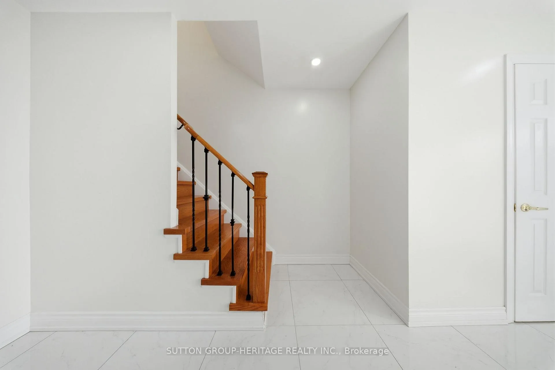 Photo 6 of 49 Mcknight Crescent, New Tecumseth, Tottenham — HOMEH