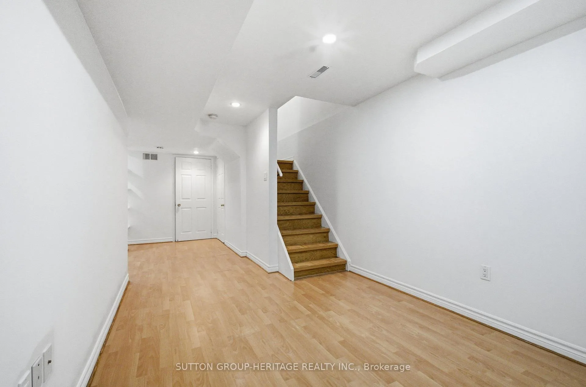 Photo 29 of 49 Mcknight Crescent, New Tecumseth, Tottenham — HOMEH