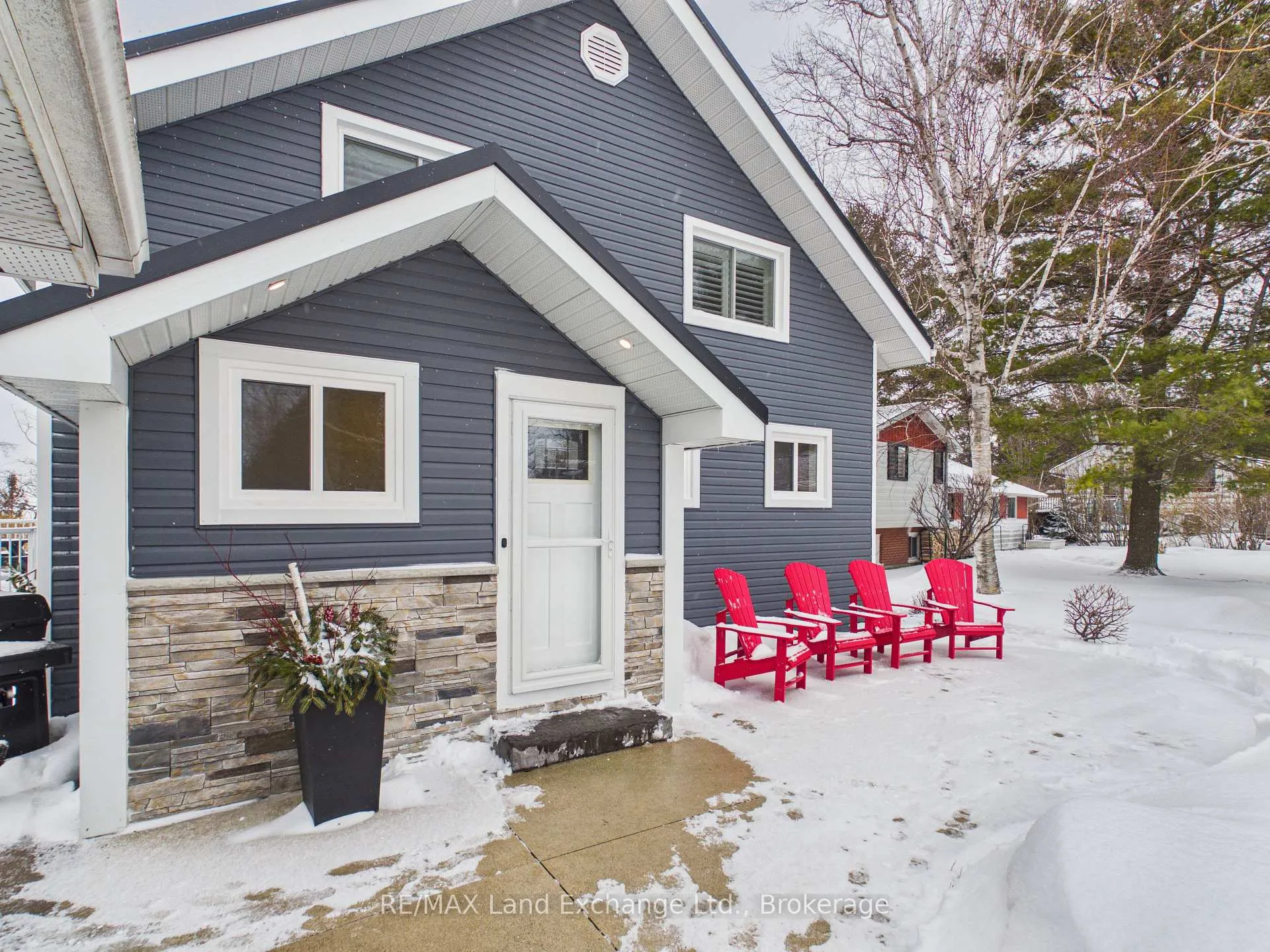 Photo 2 of 9 Macgregor Beach Road, Kincardine — HOMEH