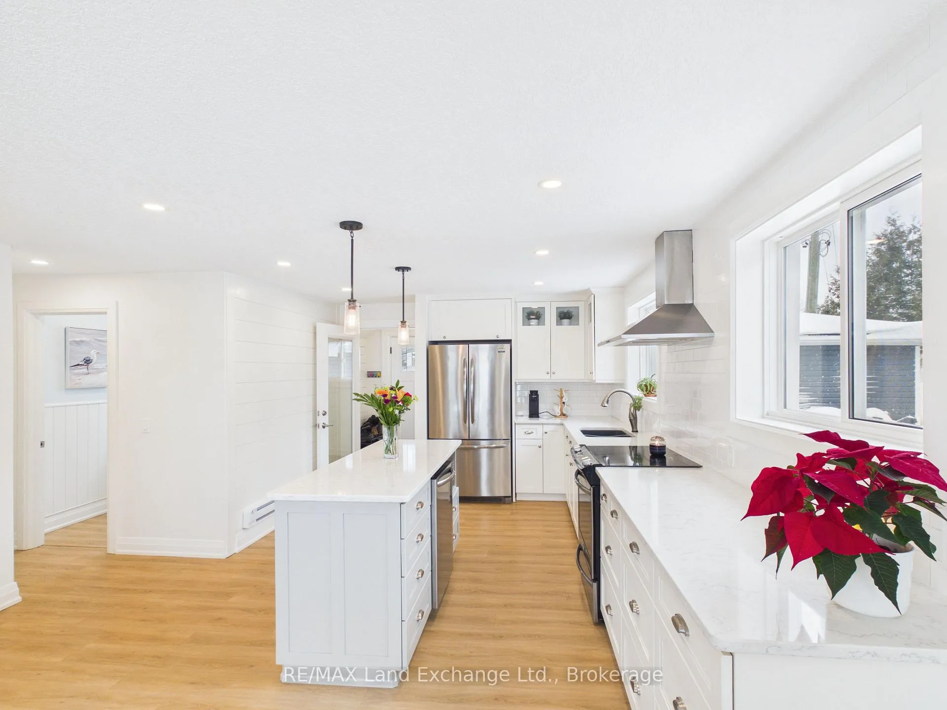 Photo 5 of 9 Macgregor Beach Road, Kincardine — HOMEH