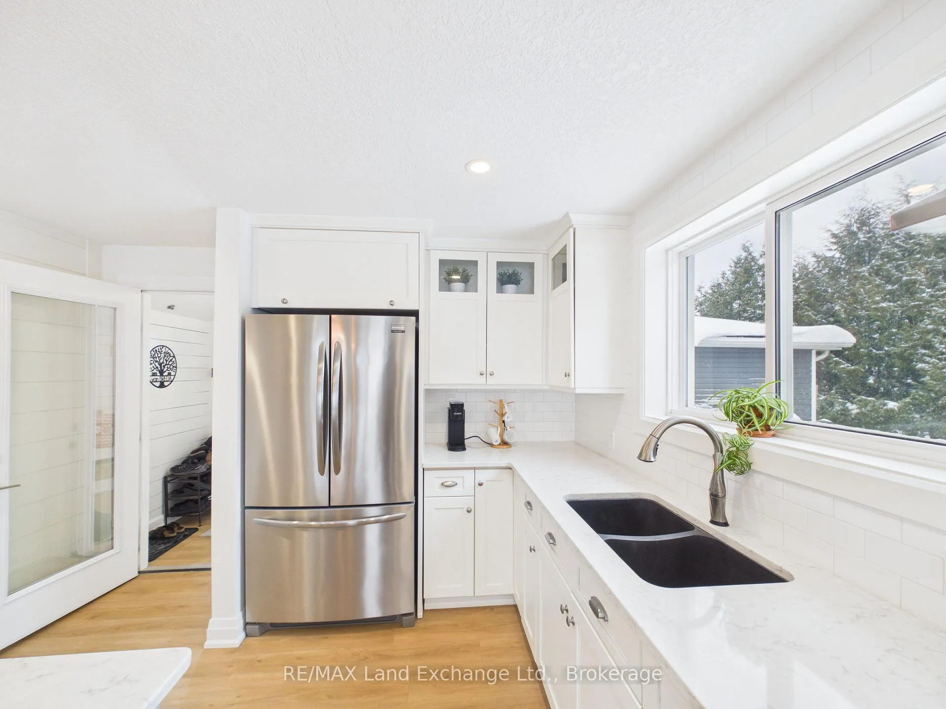 Photo 7 of 9 Macgregor Beach Road, Kincardine — HOMEH