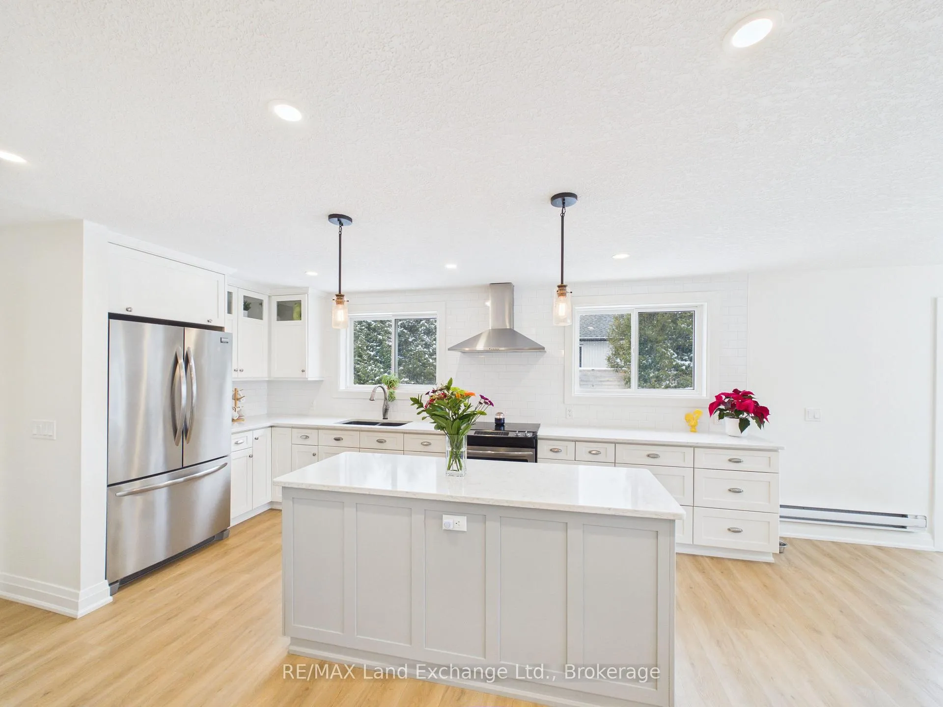 Photo 8 of 9 Macgregor Beach Road, Kincardine — HOMEH