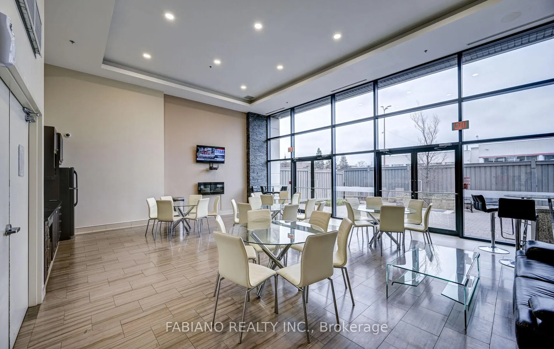 Photo 41 of Unit 815, 24 Woodstream Boulevard, Vaughan, Vaughan Grove — HOMEH
