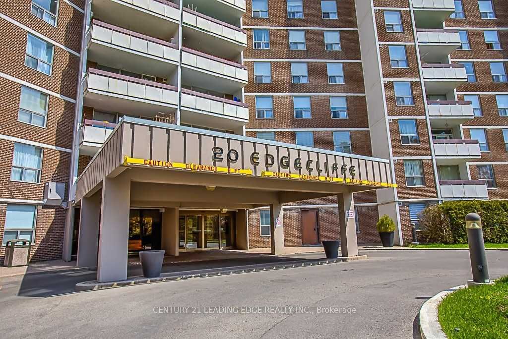 Front of Unit 817, 20 Edgecliff Golfway