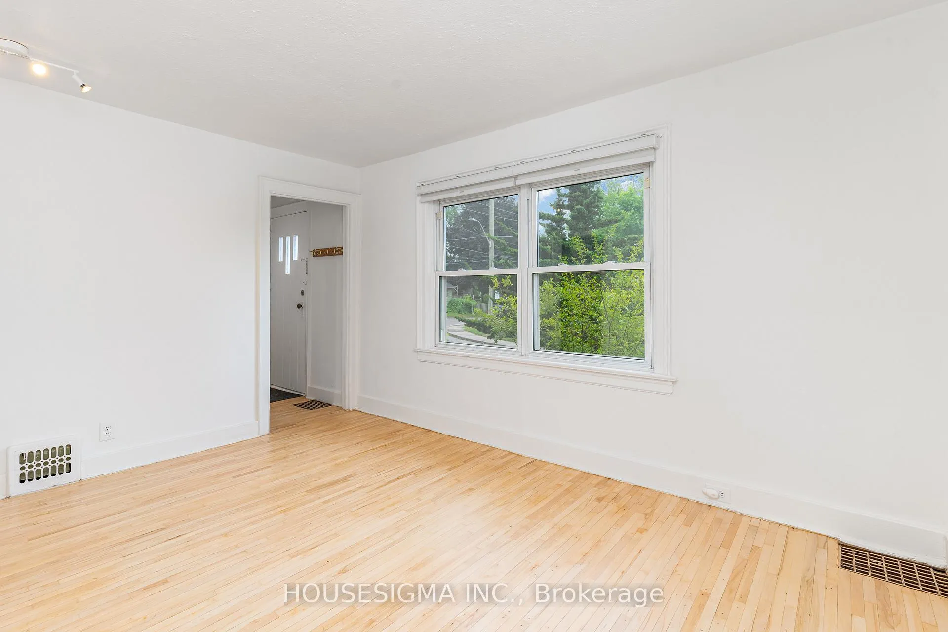 Photo 3 of 225 Bowman Street, Hamilton, Ainslie Wood — HOMEH