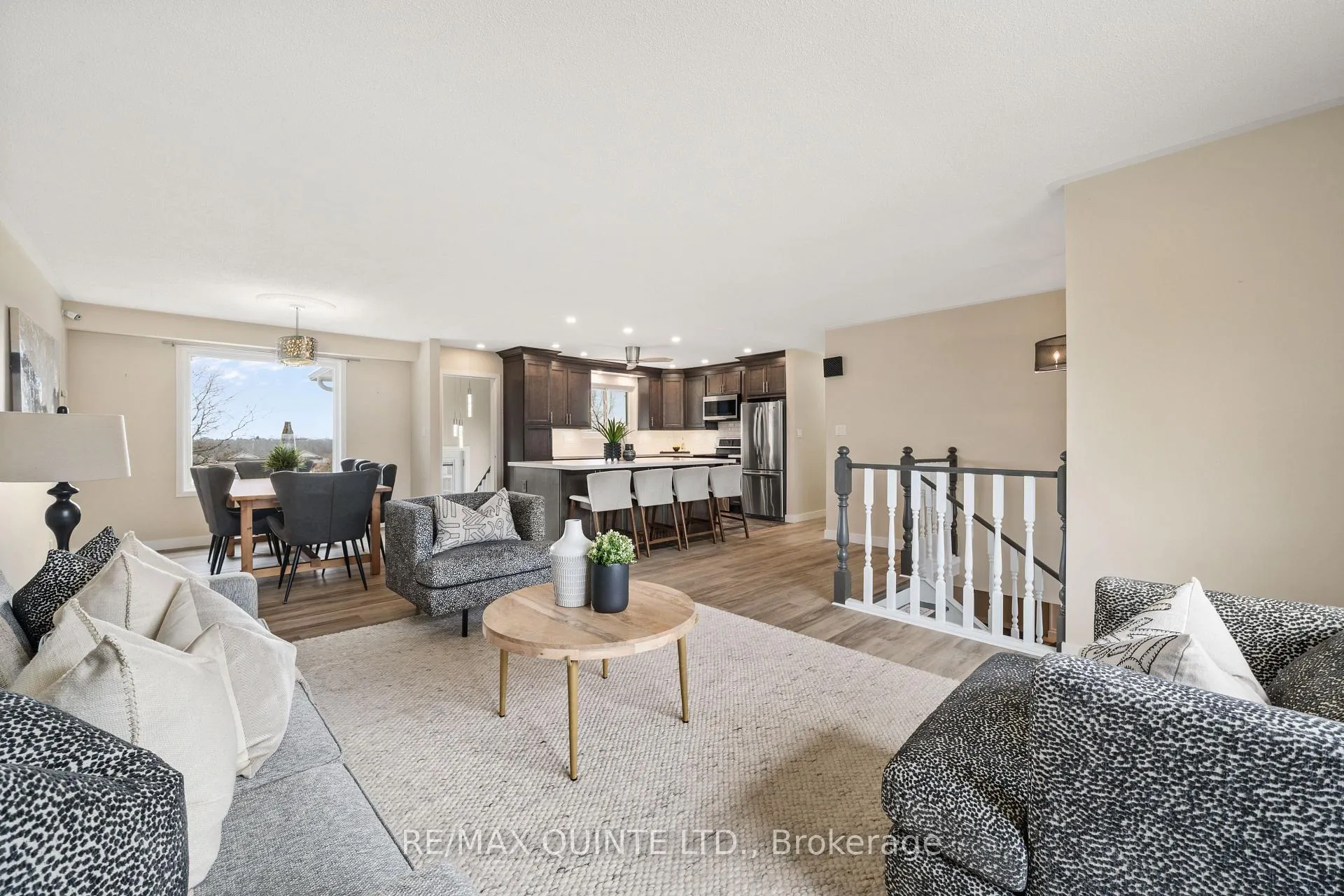 Photo 9 of 94 Cloverleaf Drive, Belleville, Thurlow Ward — HOMEH