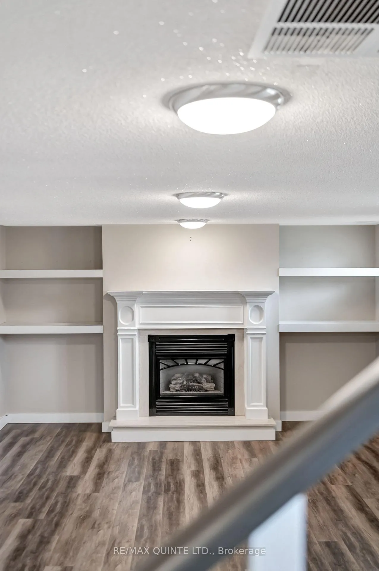 Photo 23 of 94 Cloverleaf Drive, Belleville, Thurlow Ward — HOMEH