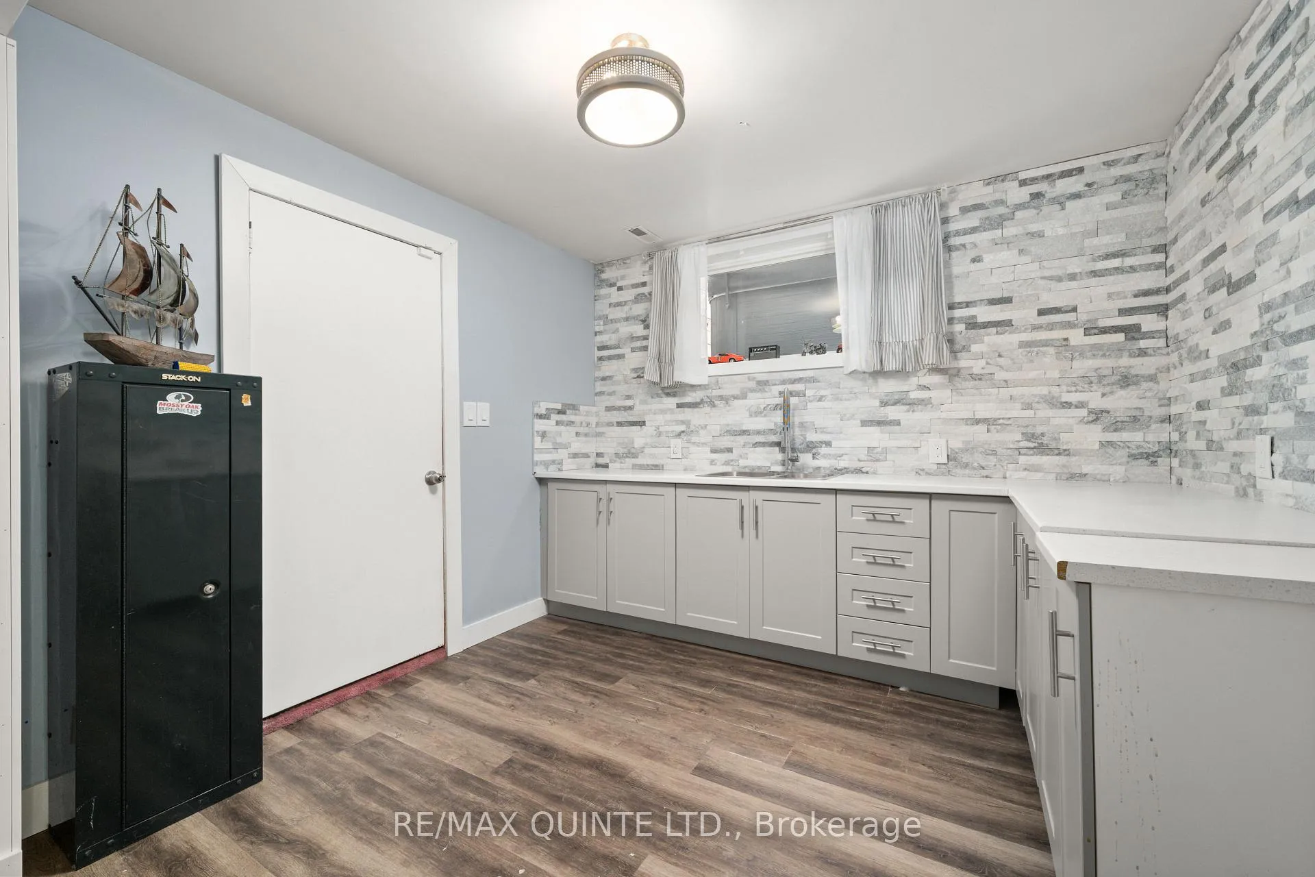Photo 28 of 94 Cloverleaf Drive, Belleville, Thurlow Ward — HOMEH