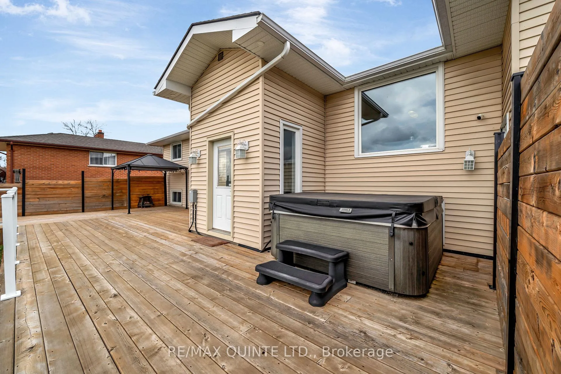 Photo 34 of 94 Cloverleaf Drive, Belleville, Thurlow Ward — HOMEH