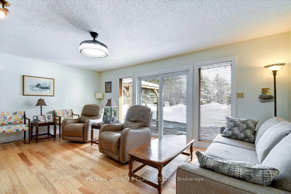 Photo 6 of 37 Golfview Drive, Bancroft, Bancroft Ward — HOMEH