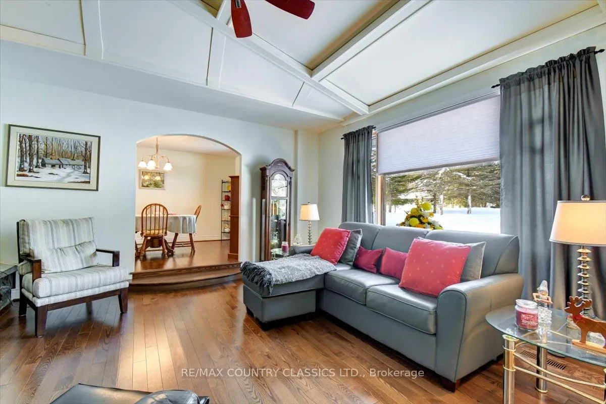 Photo 9 of 37 Golfview Drive, Bancroft, Bancroft Ward — HOMEH