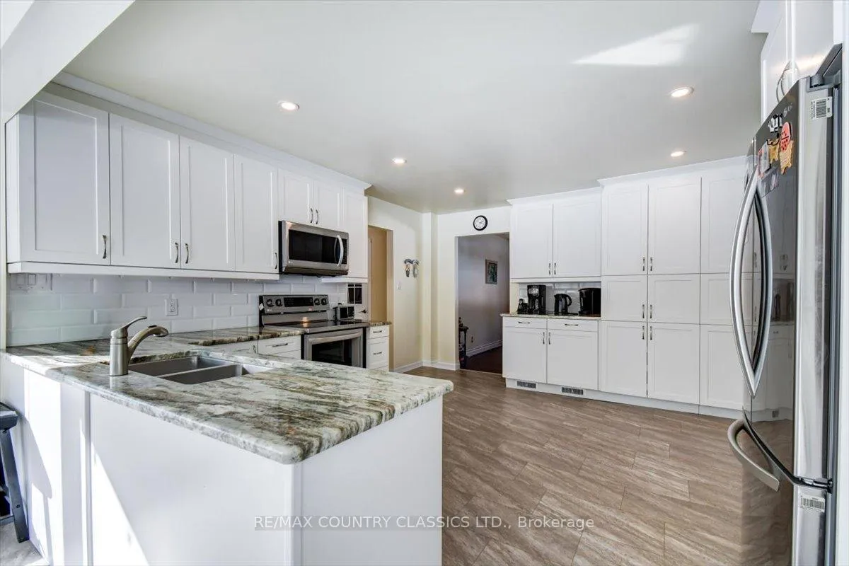 Photo 16 of 37 Golfview Drive, Bancroft, Bancroft Ward — HOMEH