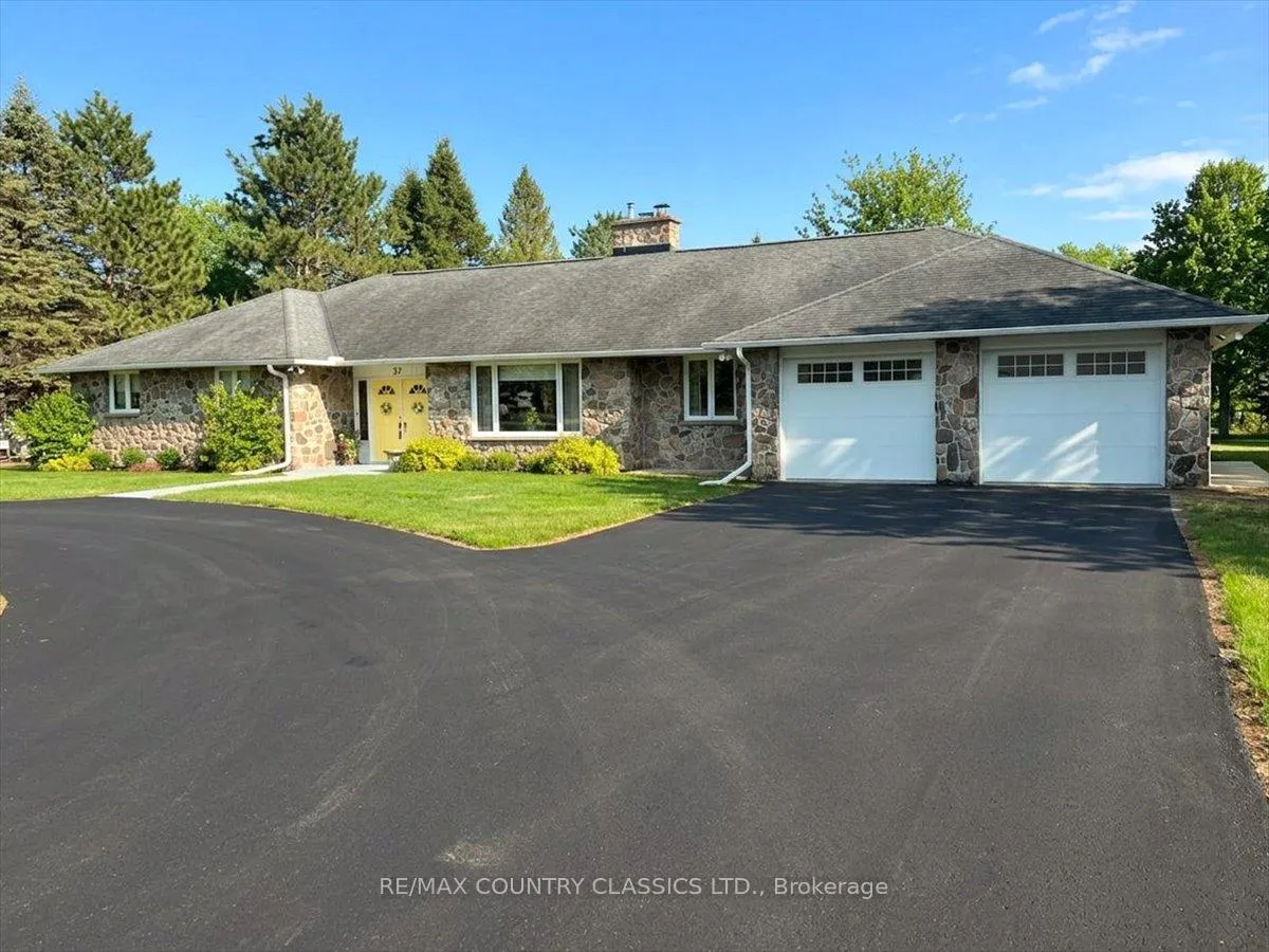 Photo 1 of 37 Golfview Drive, Bancroft, Bancroft Ward — HOMEH