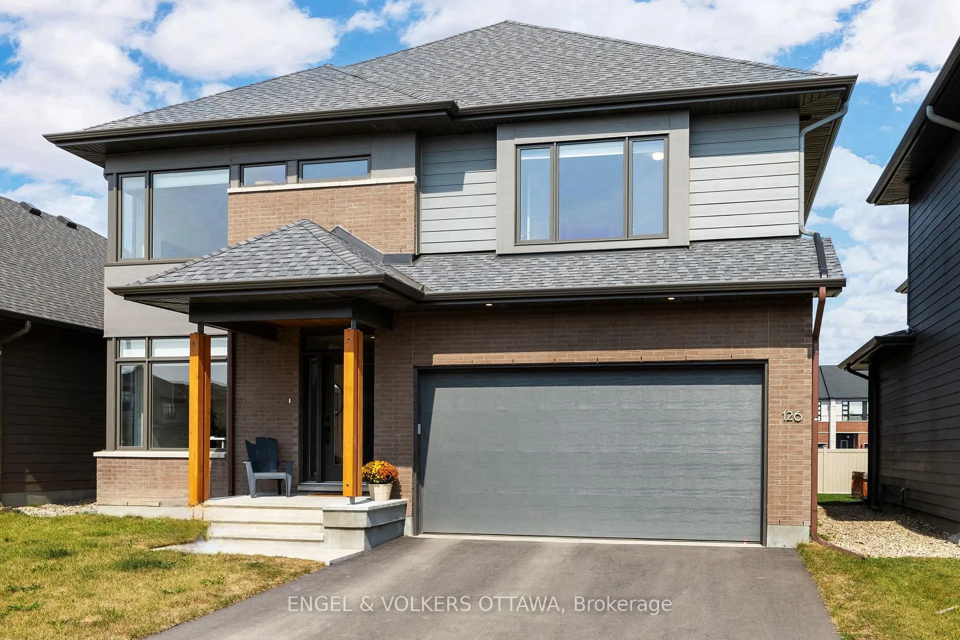 Photo 2 of 126 Orchestra Way, Ottawa, Riverside South/Gloucester Glen — HOMEH