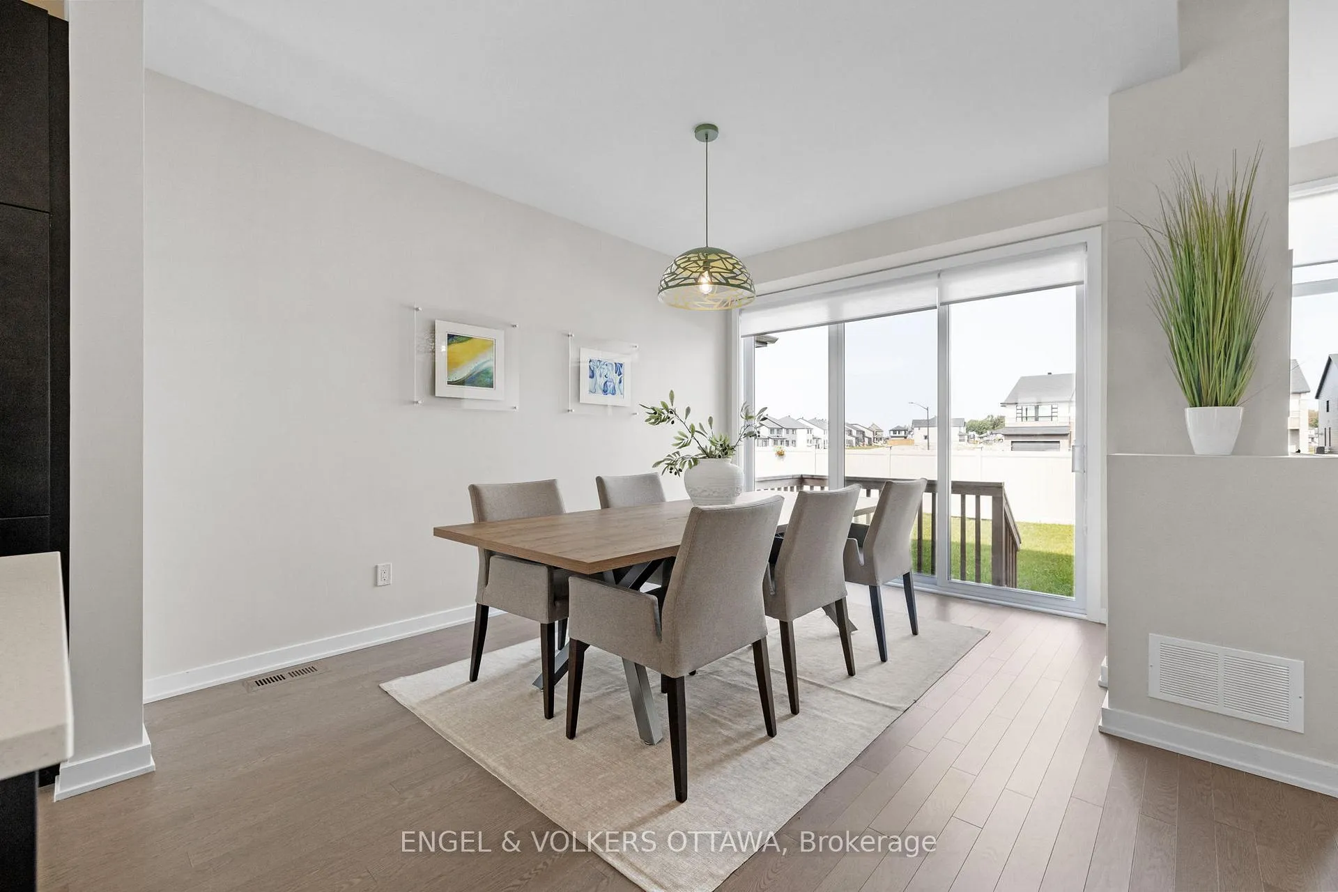Photo 11 of 126 Orchestra Way, Ottawa, Riverside South/Gloucester Glen — HOMEH