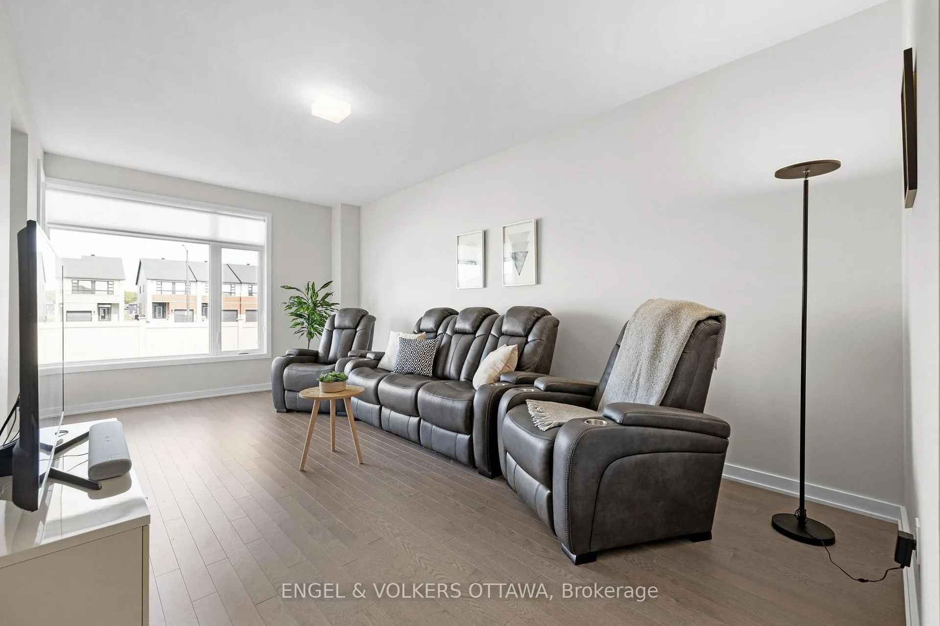 Photo 17 of 126 Orchestra Way, Ottawa, Riverside South/Gloucester Glen — HOMEH