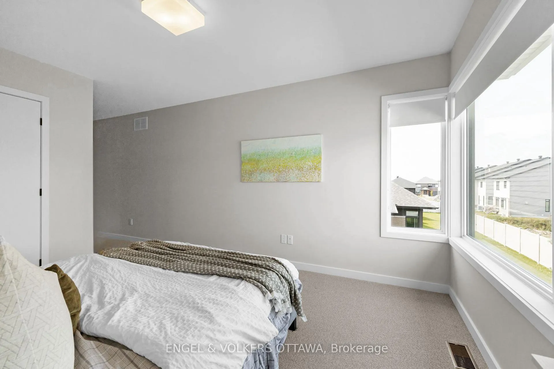 Photo 23 of 126 Orchestra Way, Ottawa, Riverside South/Gloucester Glen — HOMEH