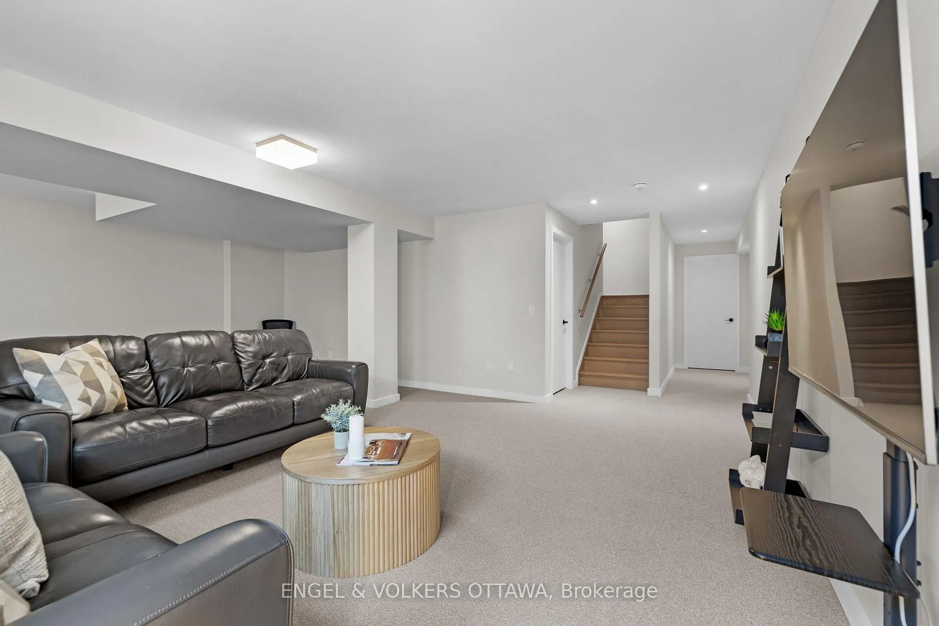 Photo 32 of 126 Orchestra Way, Ottawa, Riverside South/Gloucester Glen — HOMEH