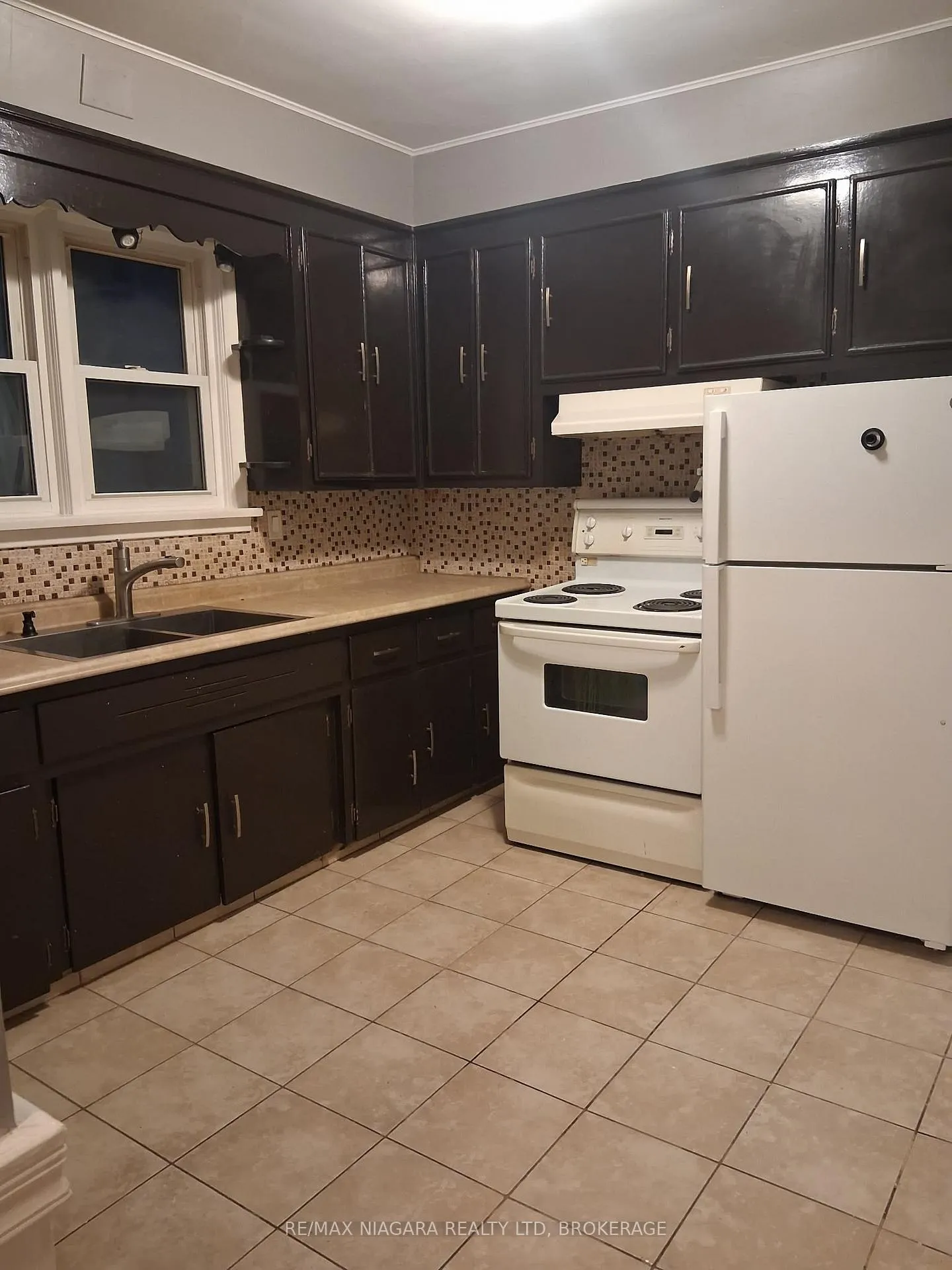 Photo 1 of Unit Main, 5004 Saint Clair Avenue, Niagara Falls, Downtown — HOMEH