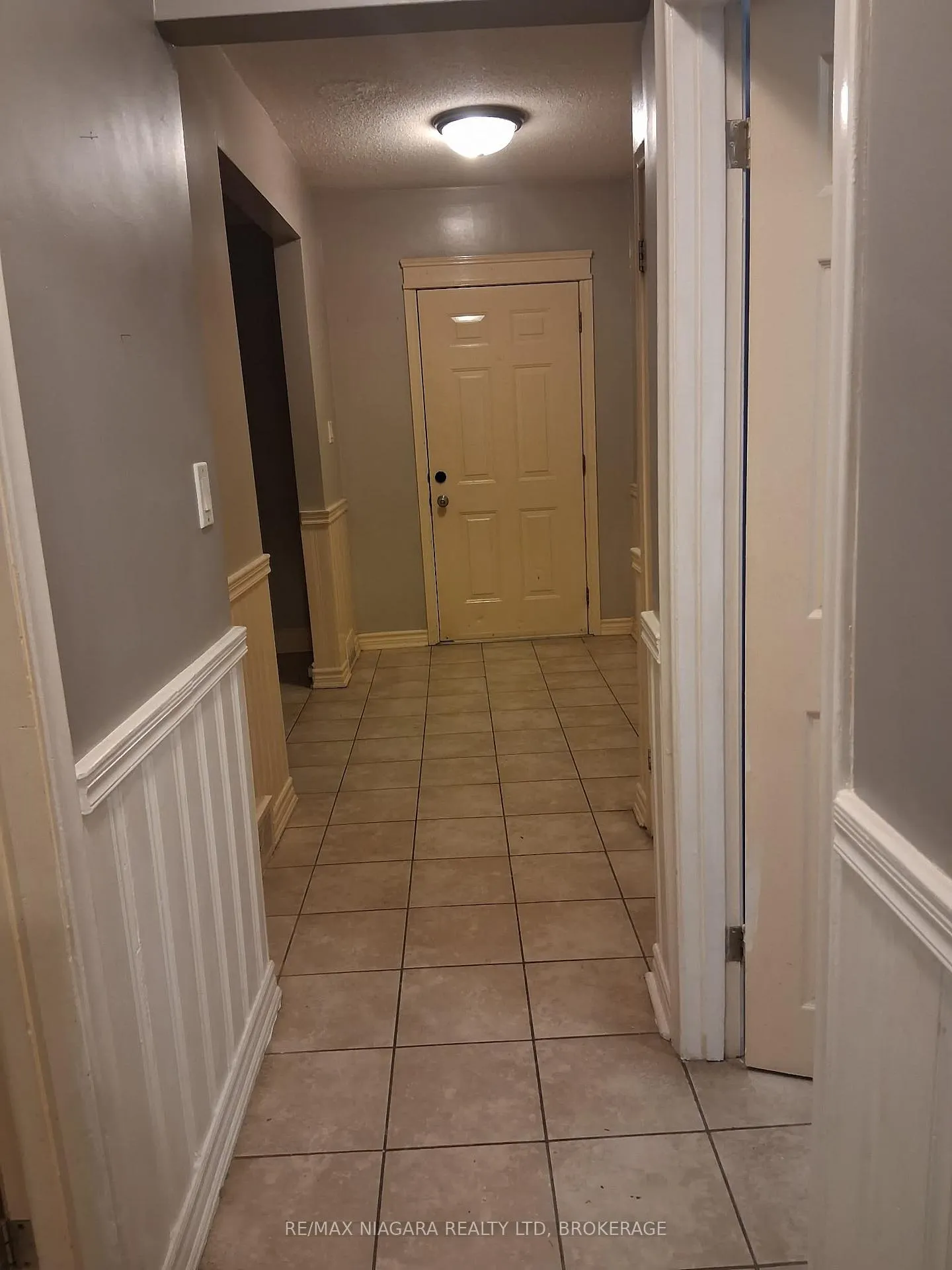 Photo 2 of Unit Main, 5004 Saint Clair Avenue, Niagara Falls, Downtown — HOMEH