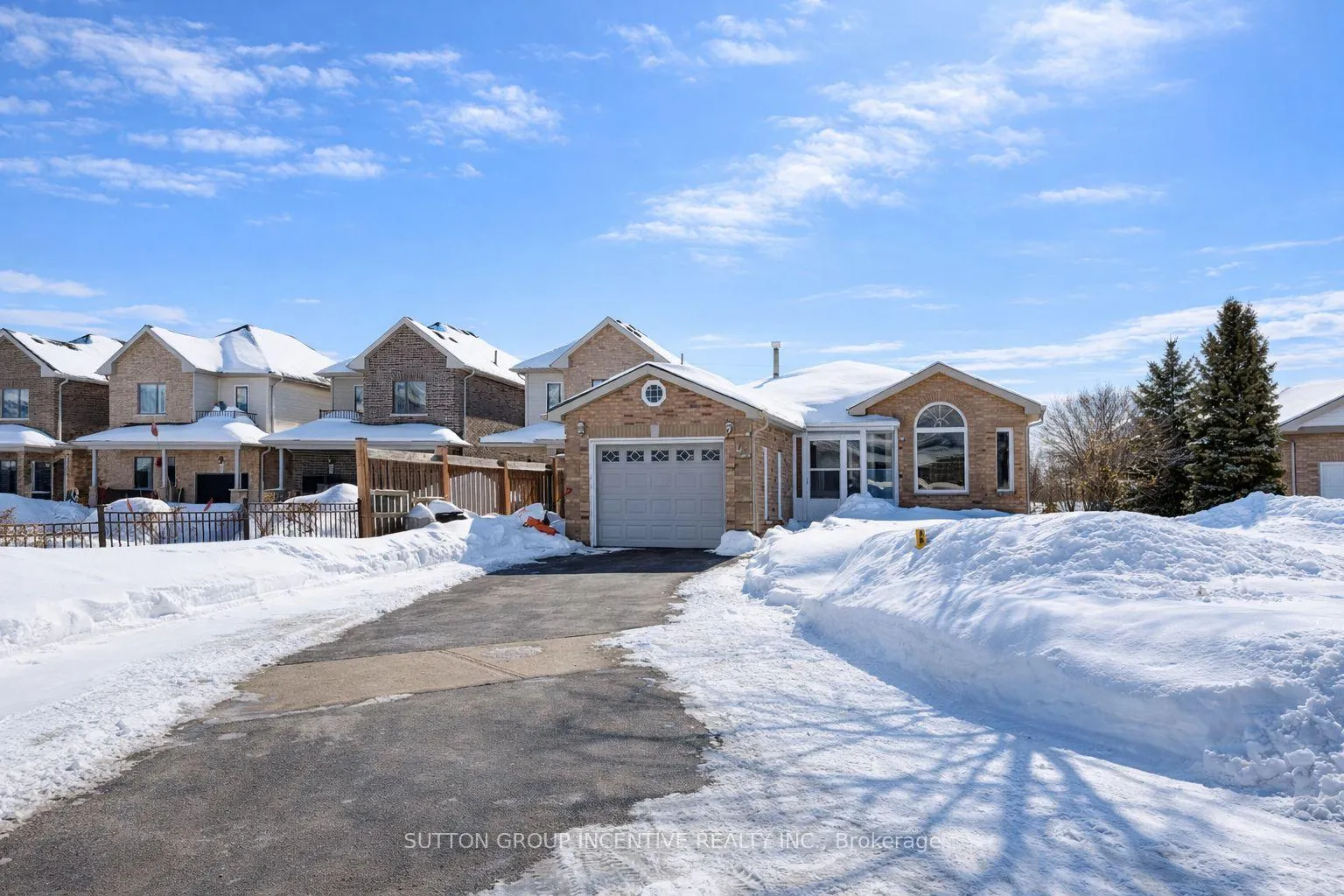 Photo 1 of 62 Kell Place, Barrie, Bayshore — HOMEH