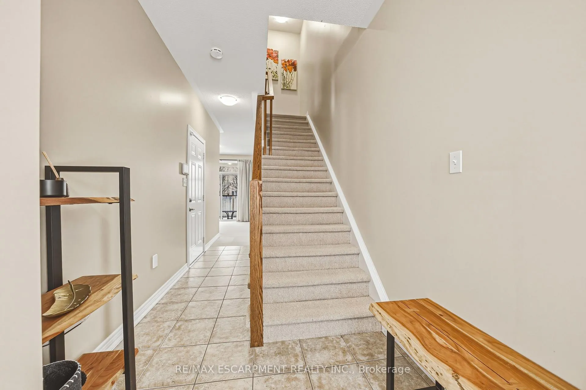 Photo 3 of Unit #8, 4165 Upper Middle Road, Burlington, Rose — HOMEH