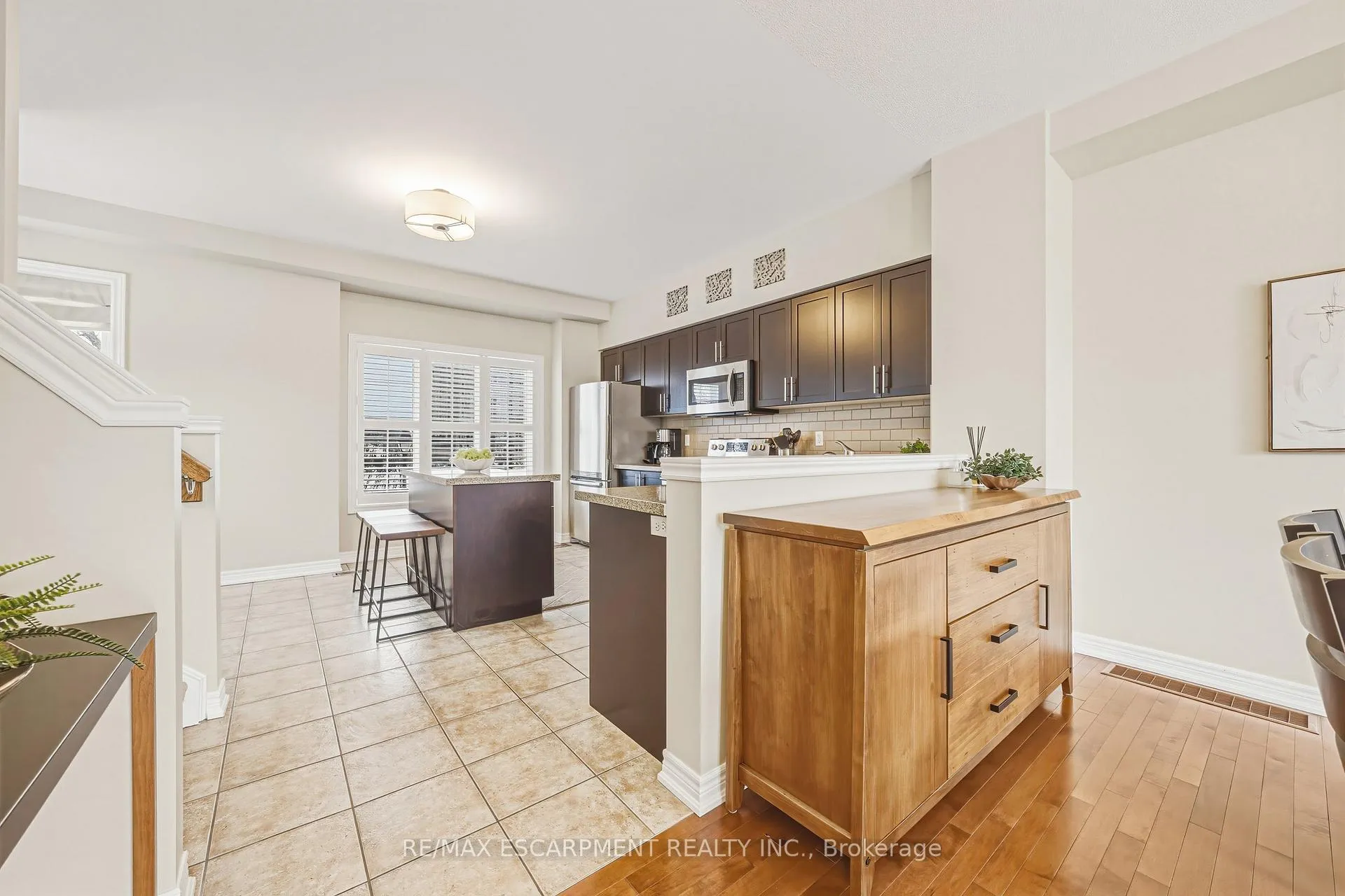 Photo 9 of Unit #8, 4165 Upper Middle Road, Burlington, Rose — HOMEH