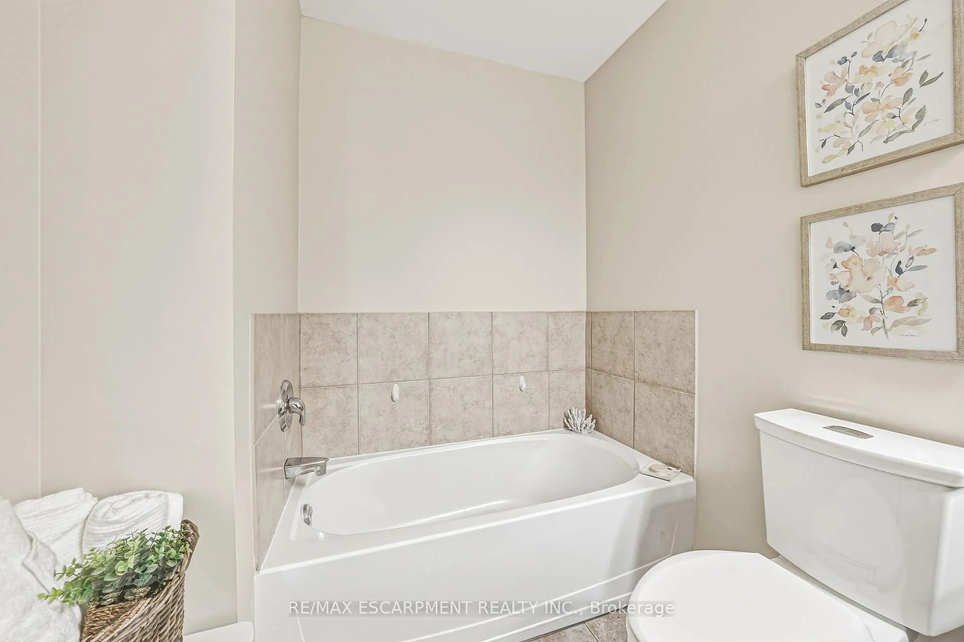 Photo 25 of Unit #8, 4165 Upper Middle Road, Burlington, Rose — HOMEH