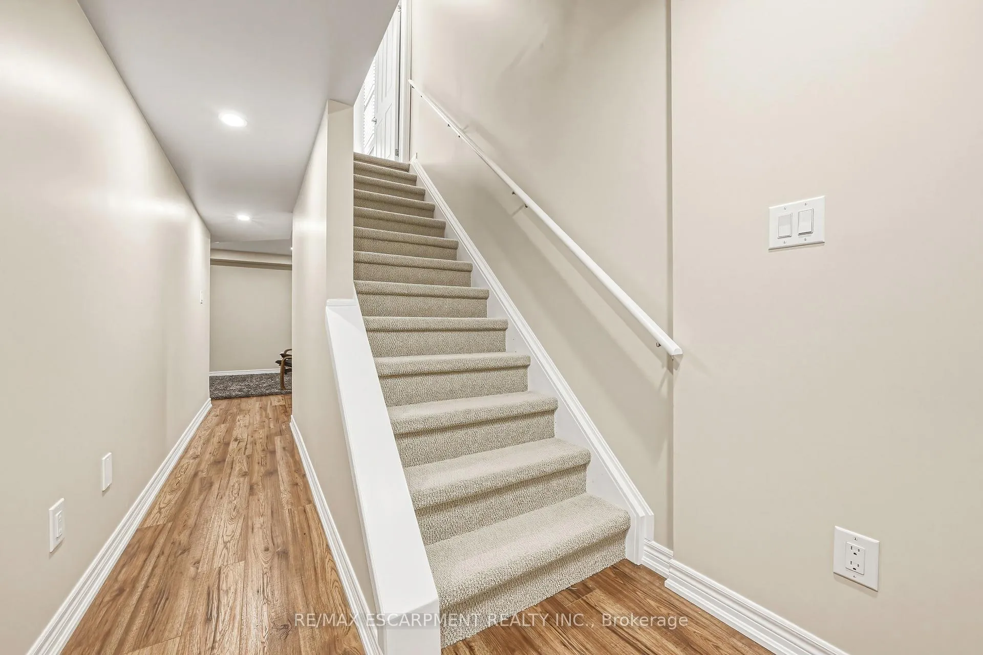 Photo 33 of Unit #8, 4165 Upper Middle Road, Burlington, Rose — HOMEH