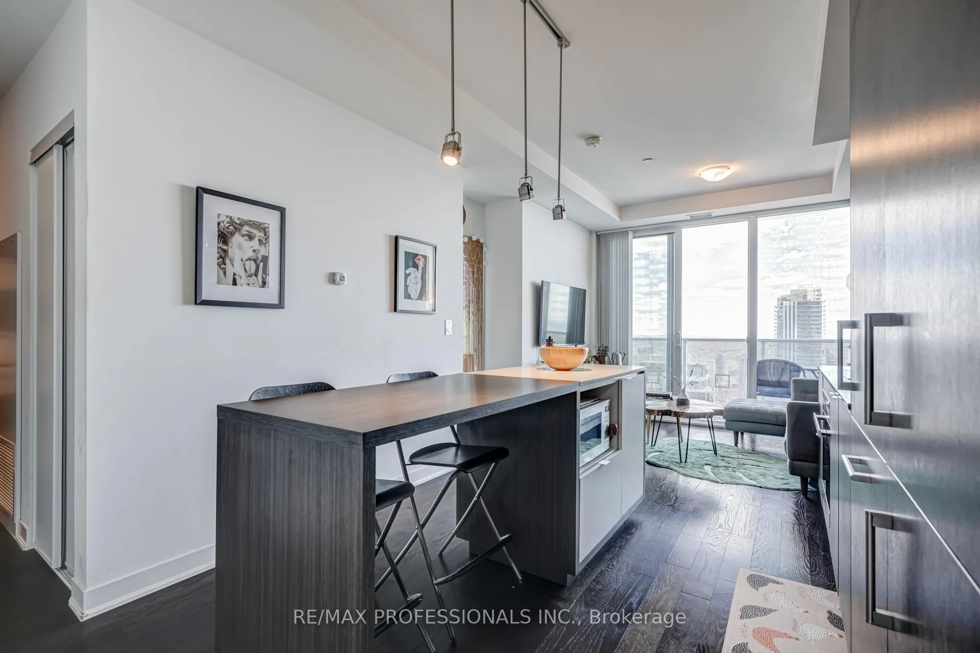 Photo 5 of Unit 6105, 88 Harbour Street, Toronto, Waterfront Communities — HOMEH