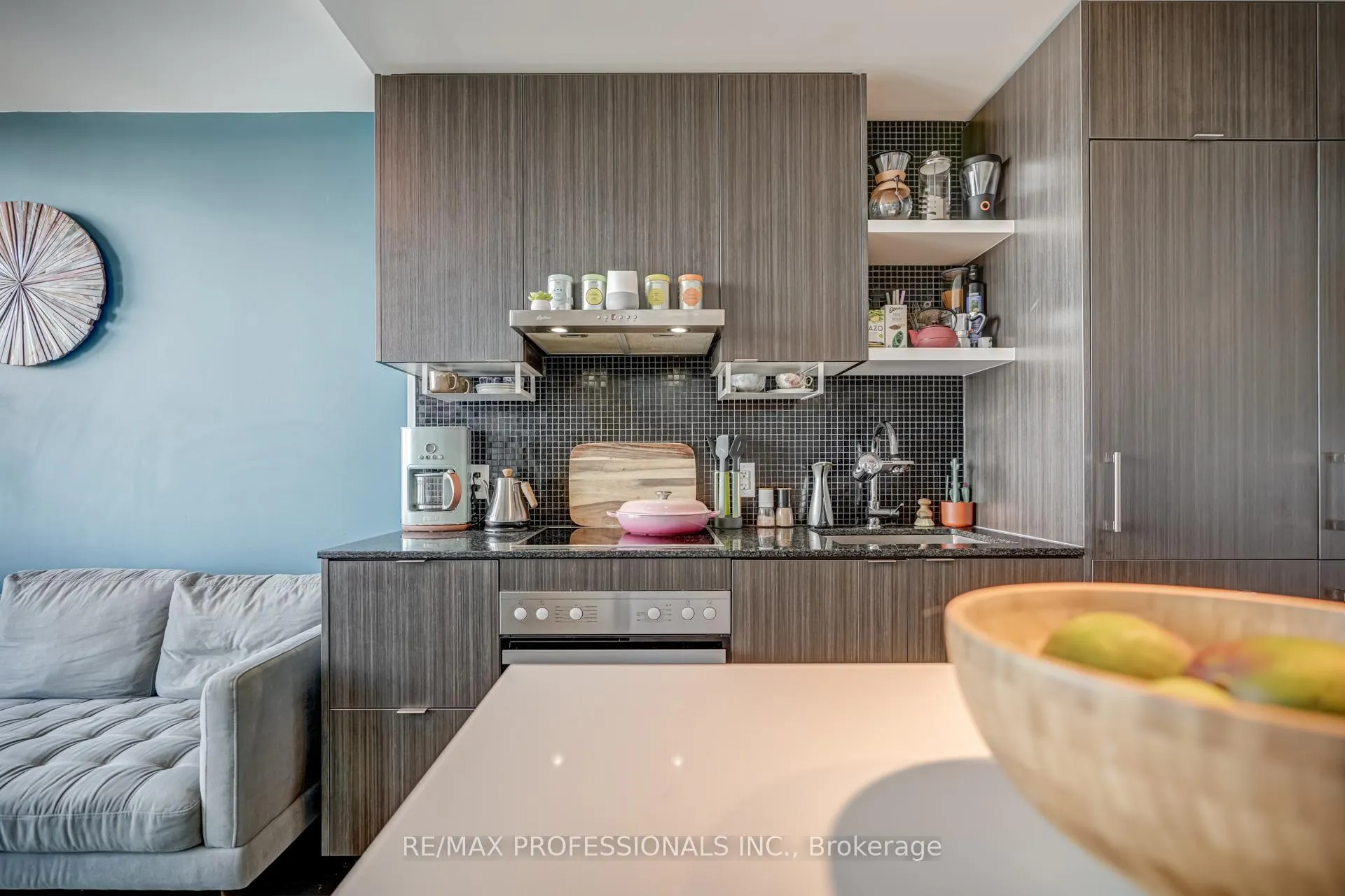 Photo 6 of Unit 6105, 88 Harbour Street, Toronto, Waterfront Communities — HOMEH
