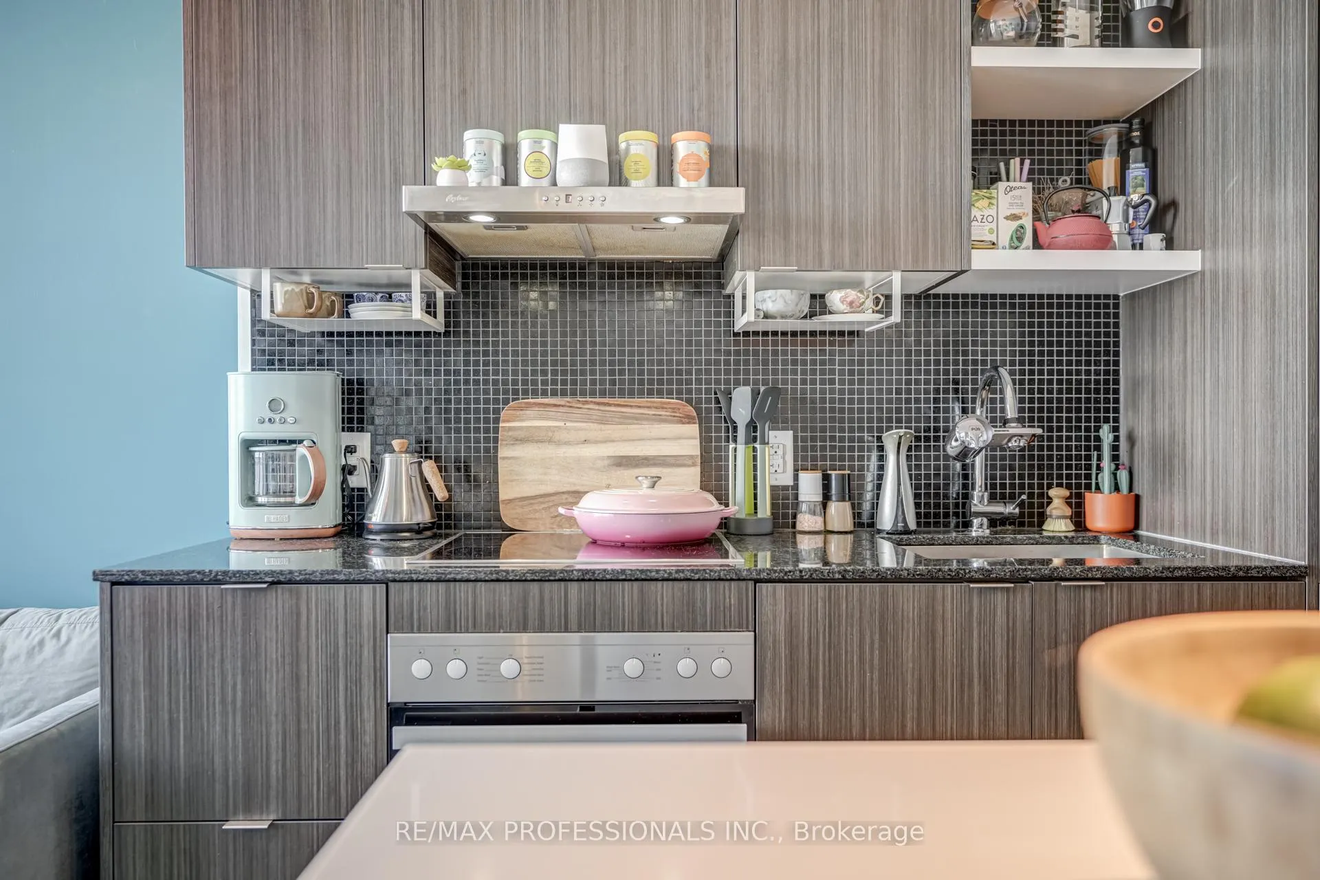 Photo 7 of Unit 6105, 88 Harbour Street, Toronto, Waterfront Communities — HOMEH