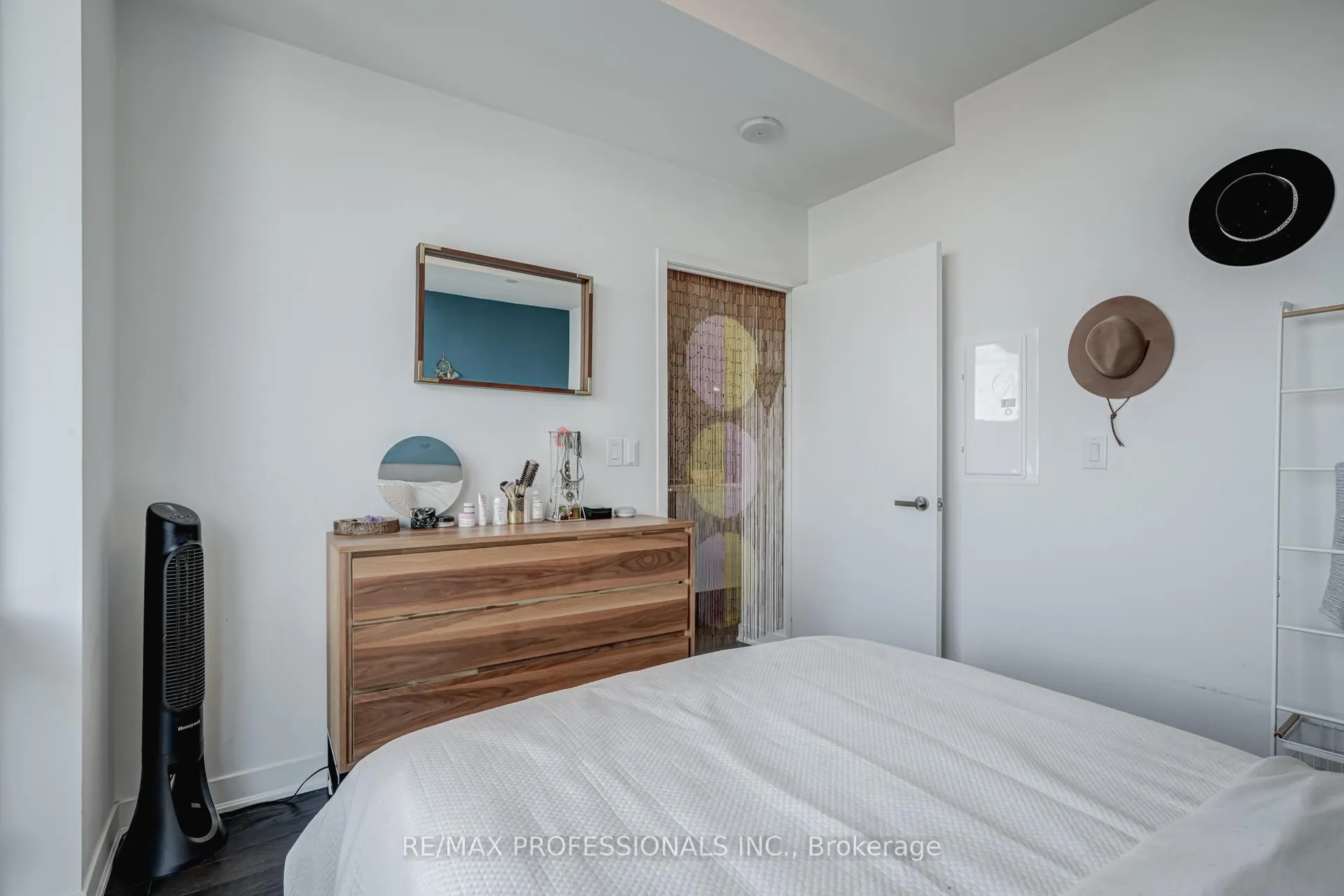 Photo 21 of Unit 6105, 88 Harbour Street, Toronto, Waterfront Communities — HOMEH