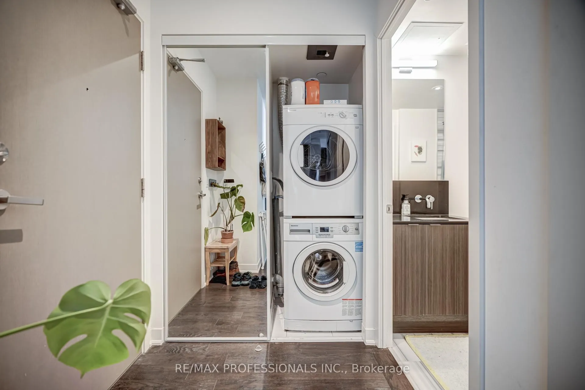Photo 25 of Unit 6105, 88 Harbour Street, Toronto, Waterfront Communities — HOMEH