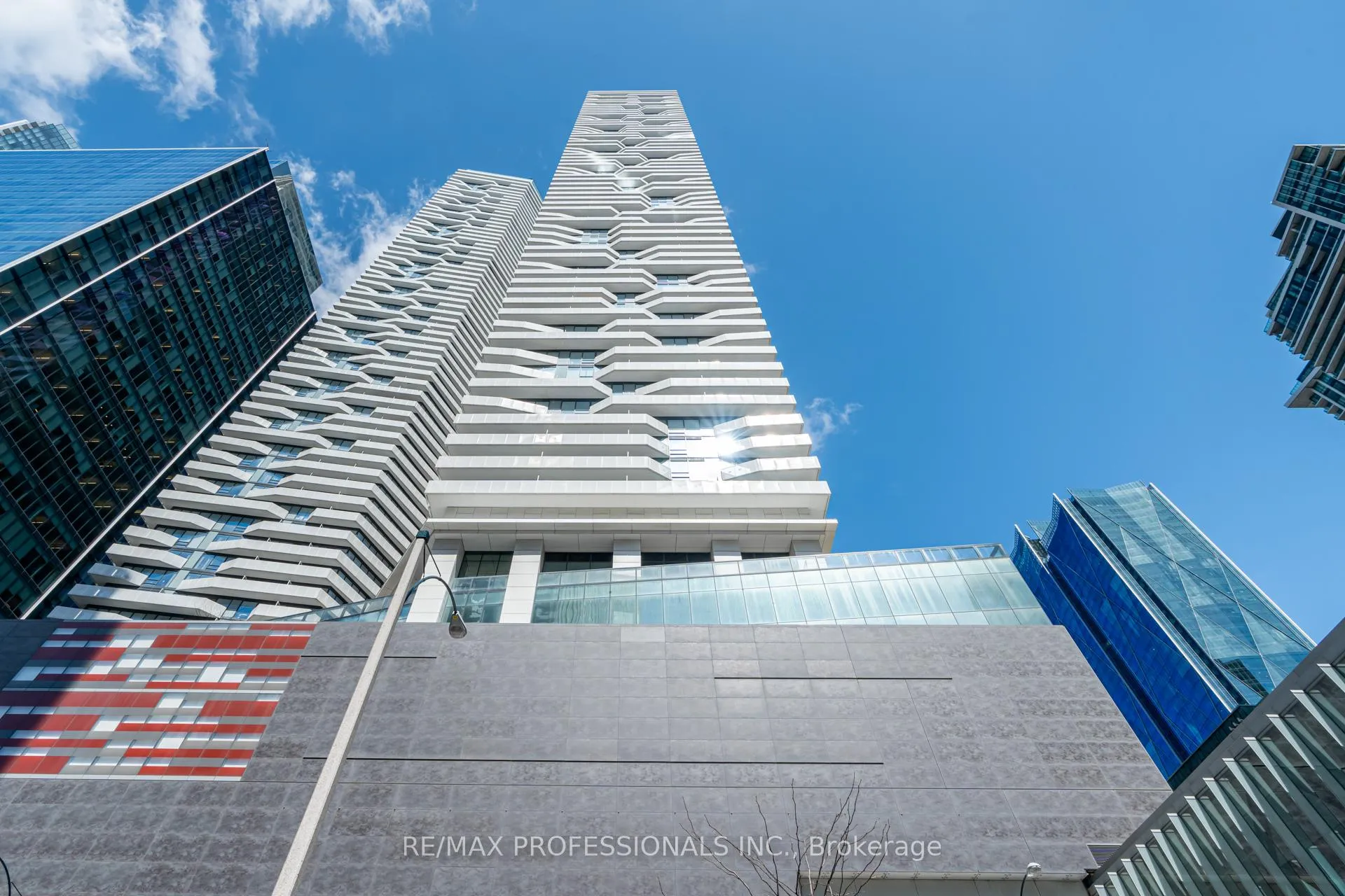 Photo 33 of Unit 6105, 88 Harbour Street, Toronto, Waterfront Communities — HOMEH