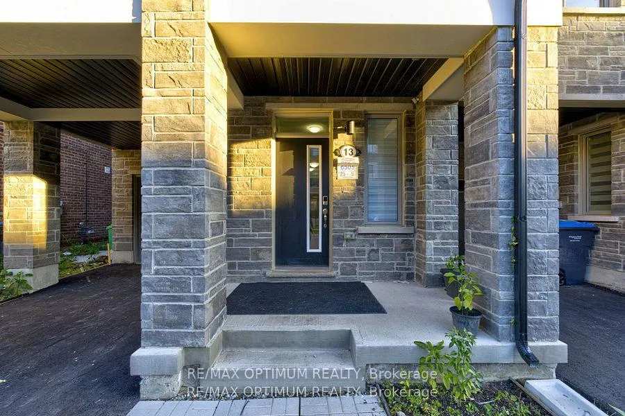 Photo 2 of 13 Melmar Street, Brampton, Northwest Brampton — HOMEH