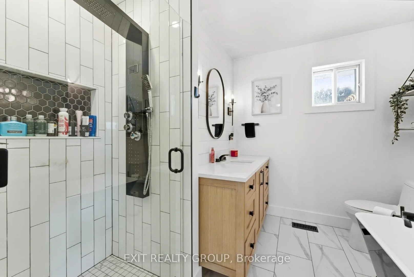 Photo 10 of 67 Bogart Crescent, Belleville, Belleville Ward — HOMEH
