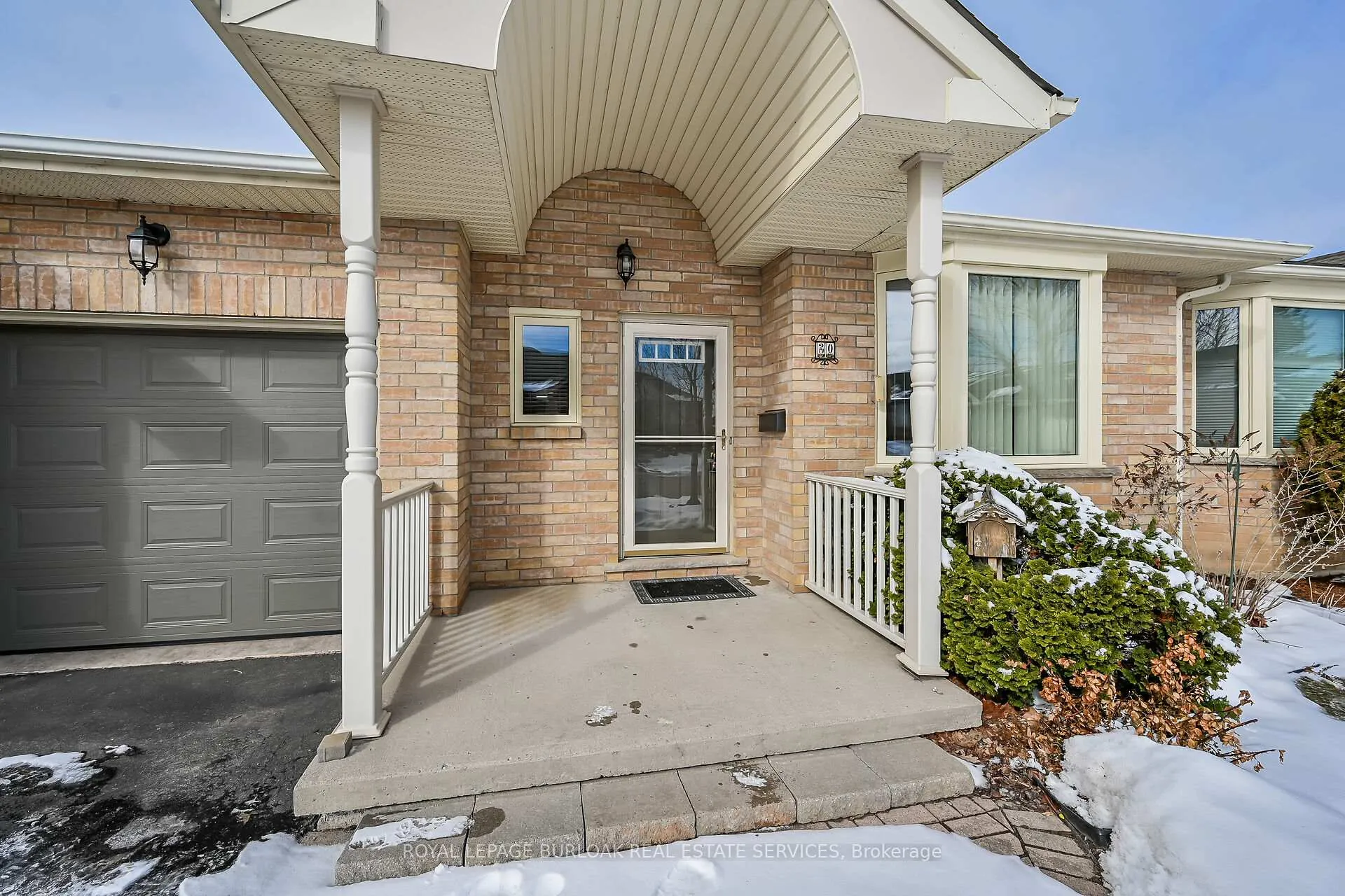 Photo 2 of 20 Twentyplace Boulevard, Hamilton, Twenty Place — HOMEH