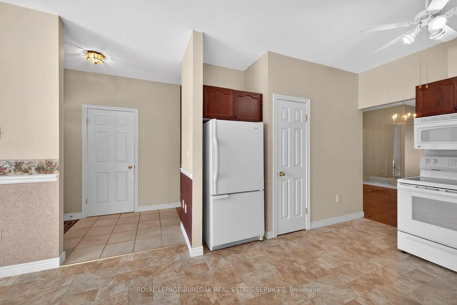 Photo 6 of 20 Twentyplace Boulevard, Hamilton, Twenty Place — HOMEH