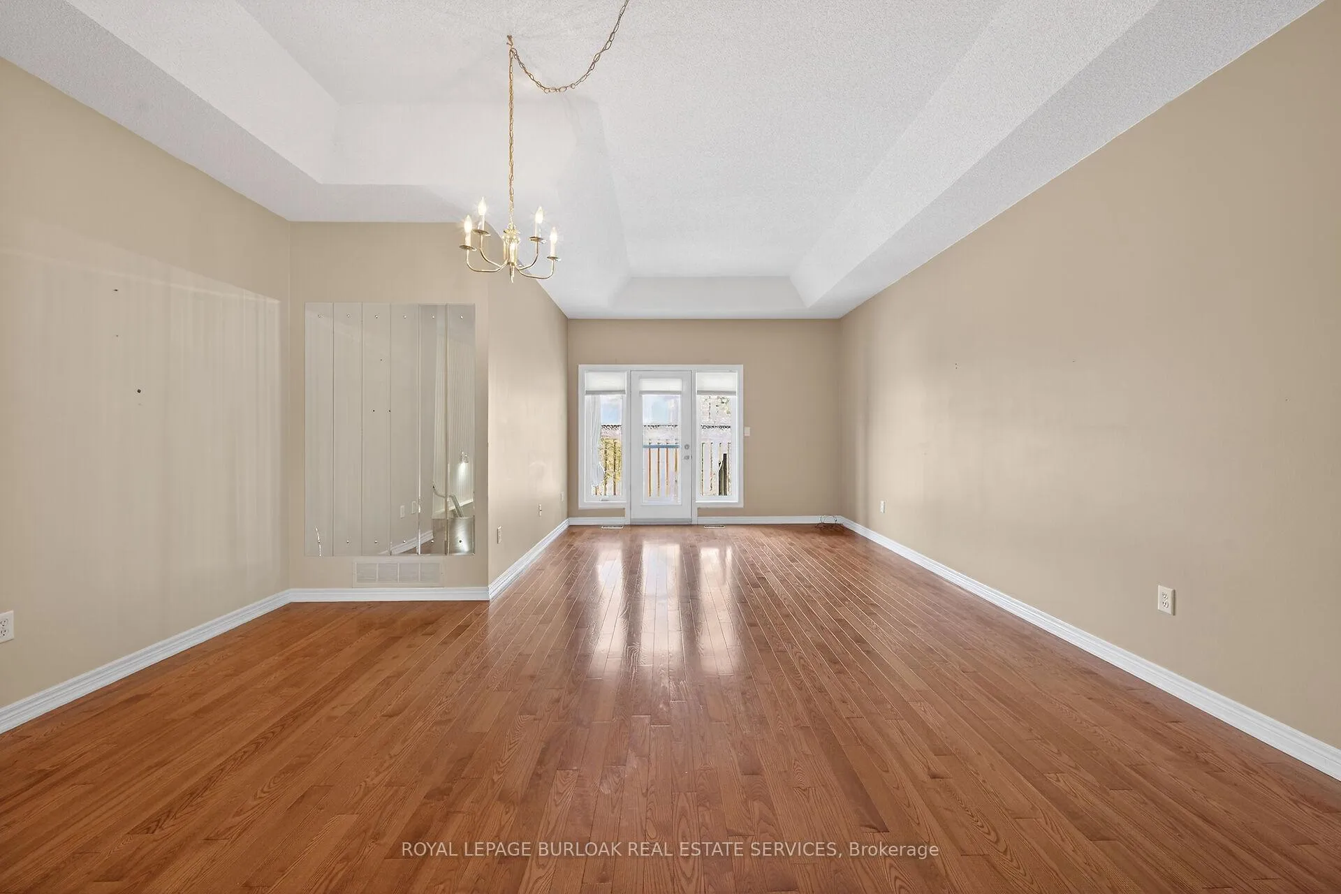 Photo 7 of 20 Twentyplace Boulevard, Hamilton, Twenty Place — HOMEH