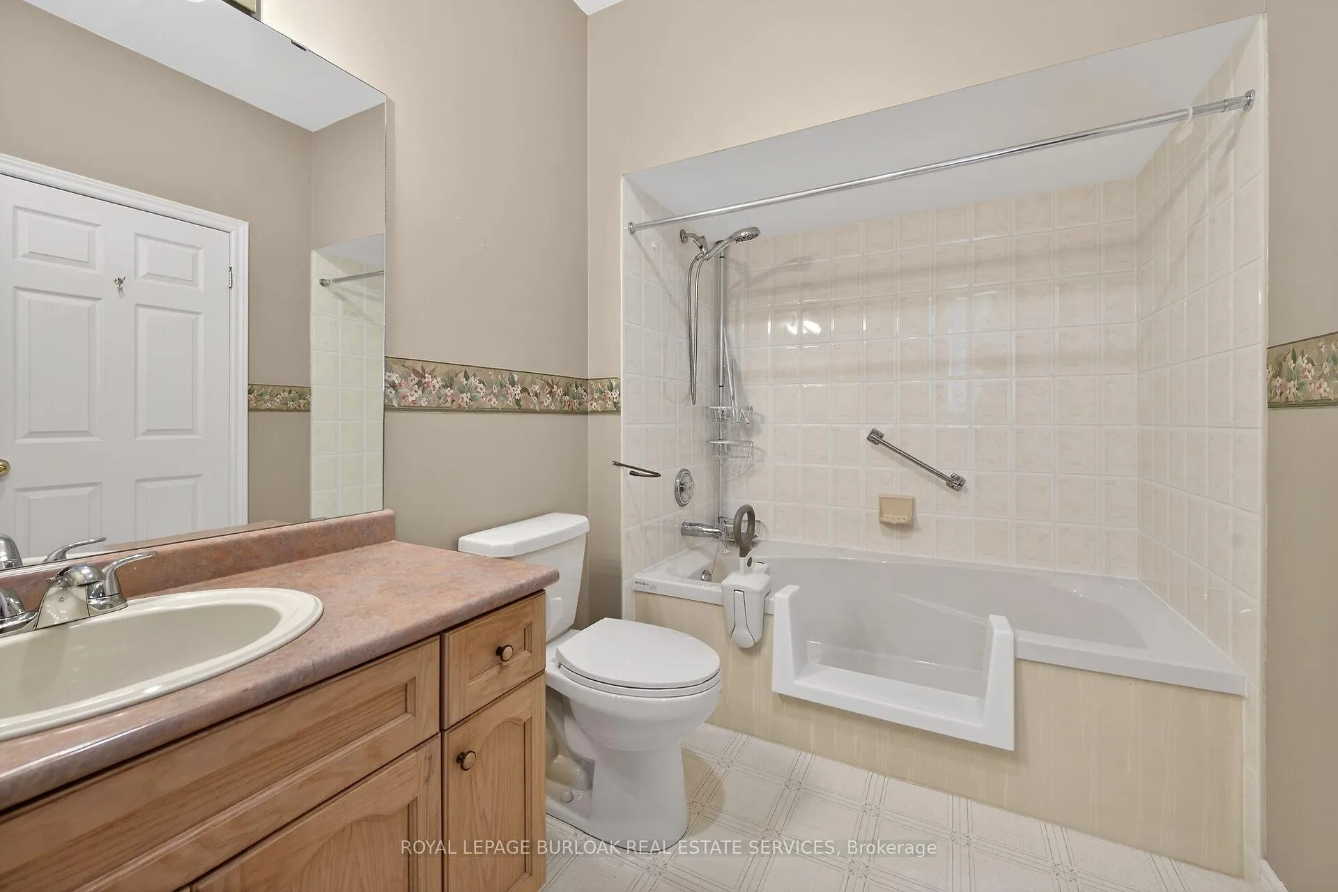 Photo 15 of 20 Twentyplace Boulevard, Hamilton, Twenty Place — HOMEH