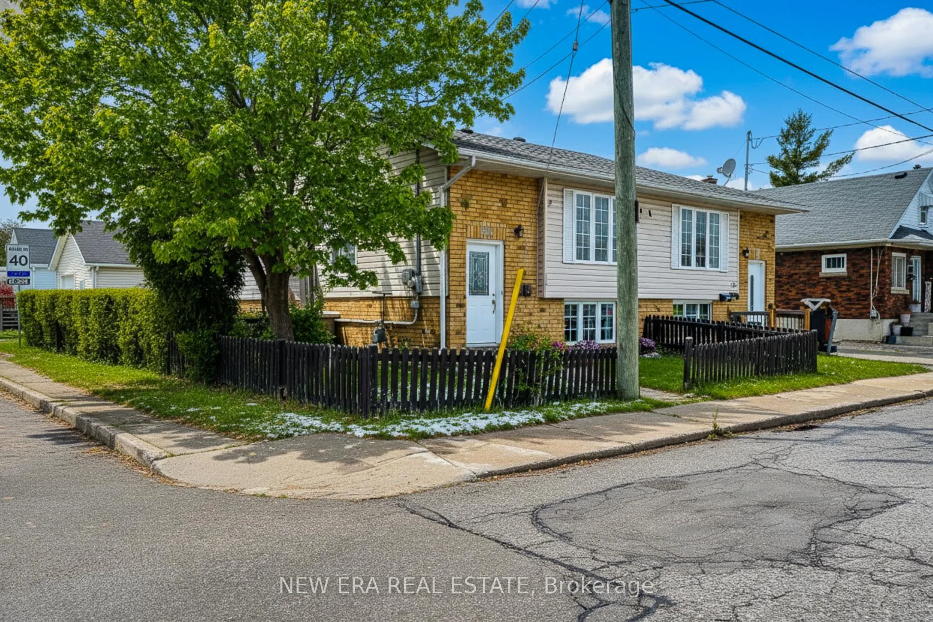 Photo 3 of 103 Vine Street, St. Catharines, E. Chester — HOMEH