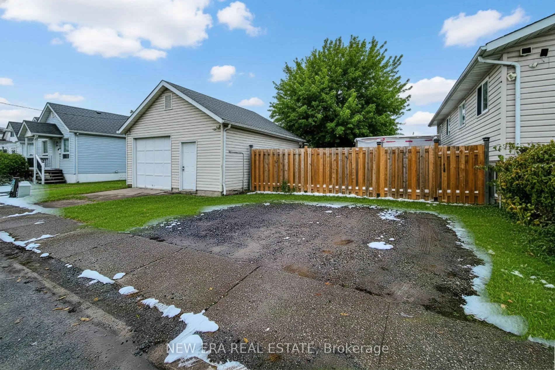 Photo 8 of 103 Vine Street, St. Catharines, E. Chester — HOMEH