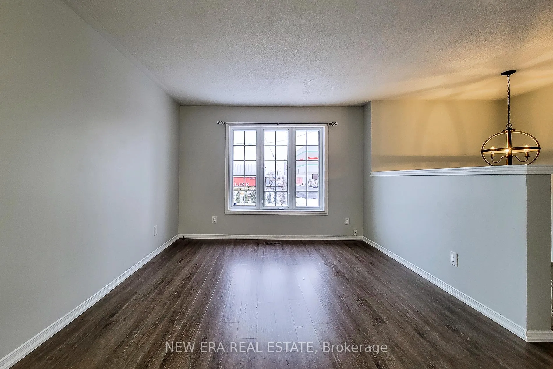 Photo 12 of 103 Vine Street, St. Catharines, E. Chester — HOMEH