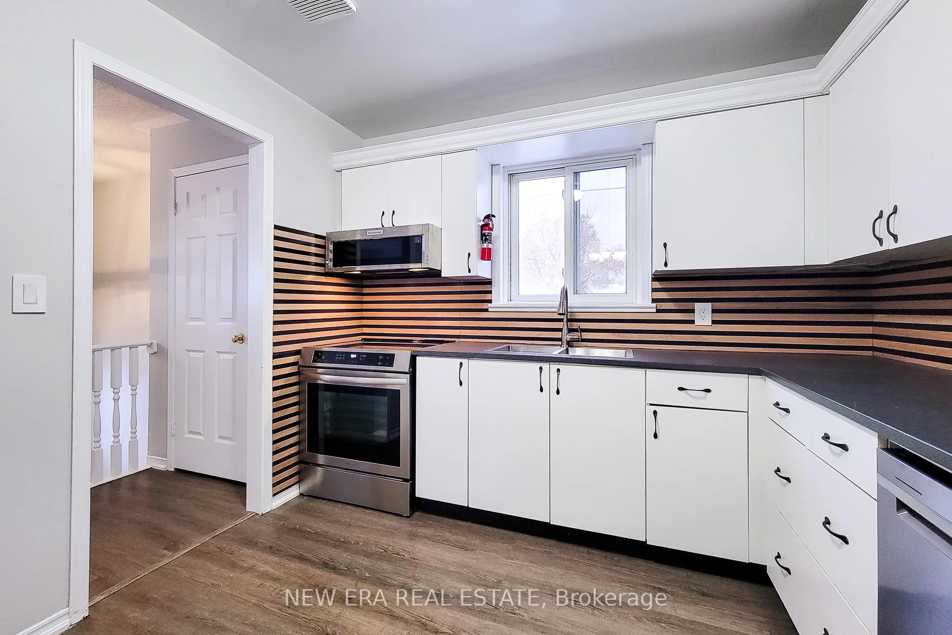 Photo 16 of 103 Vine Street, St. Catharines, E. Chester — HOMEH