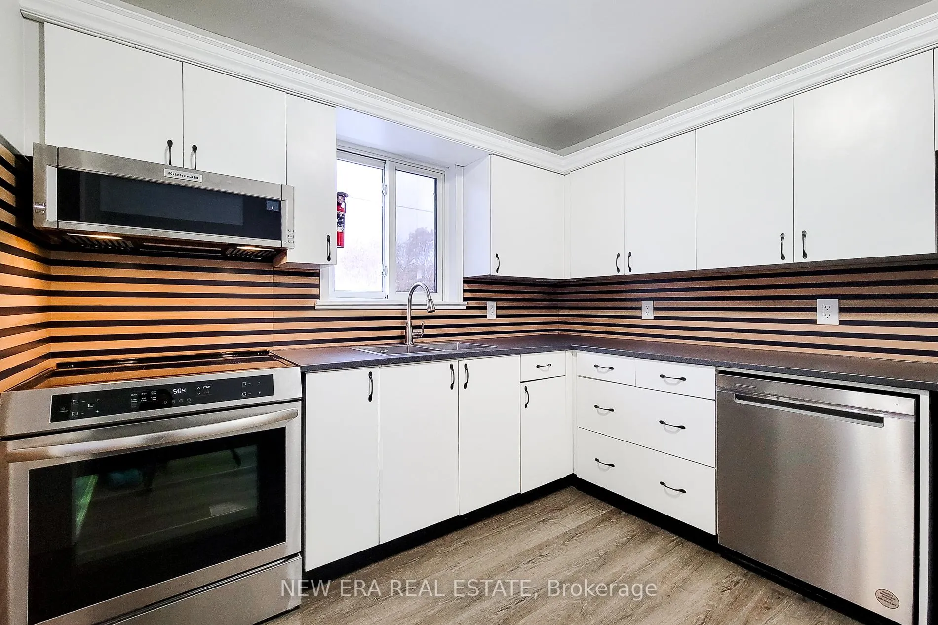 Photo 17 of 103 Vine Street, St. Catharines, E. Chester — HOMEH