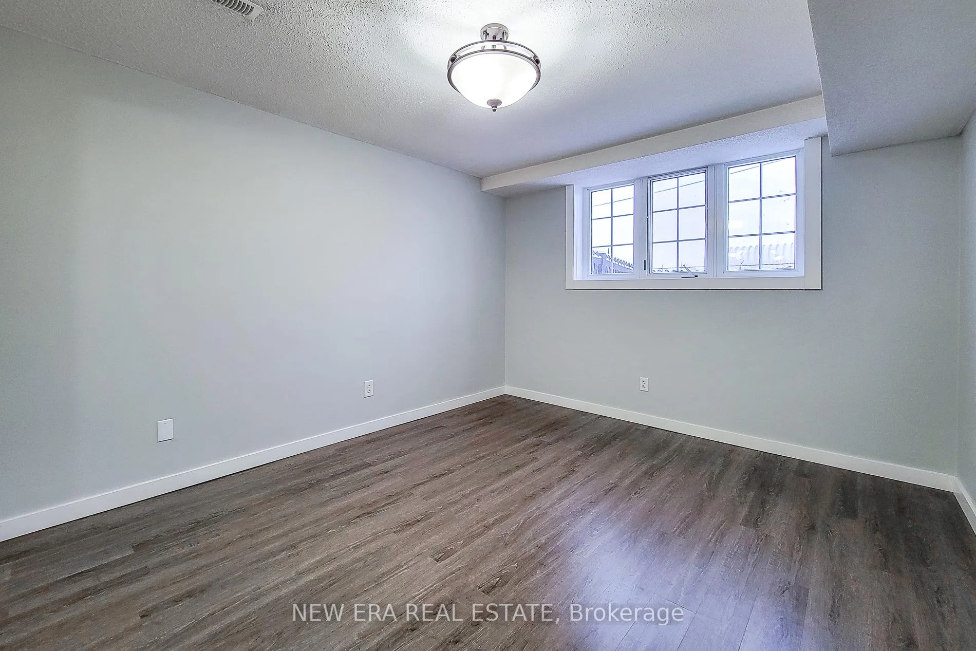 Photo 27 of 103 Vine Street, St. Catharines, E. Chester — HOMEH
