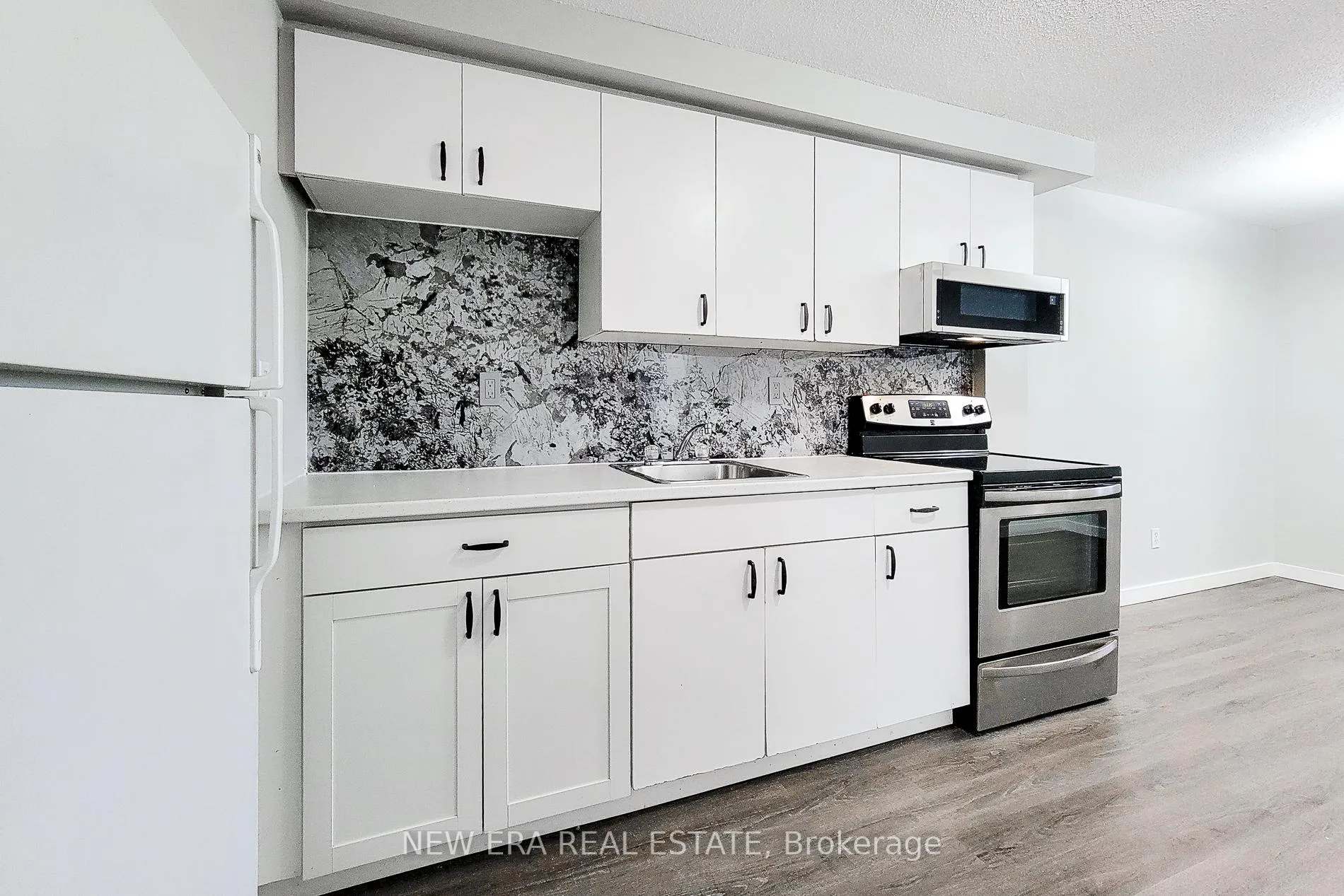 Photo 32 of 103 Vine Street, St. Catharines, E. Chester — HOMEH